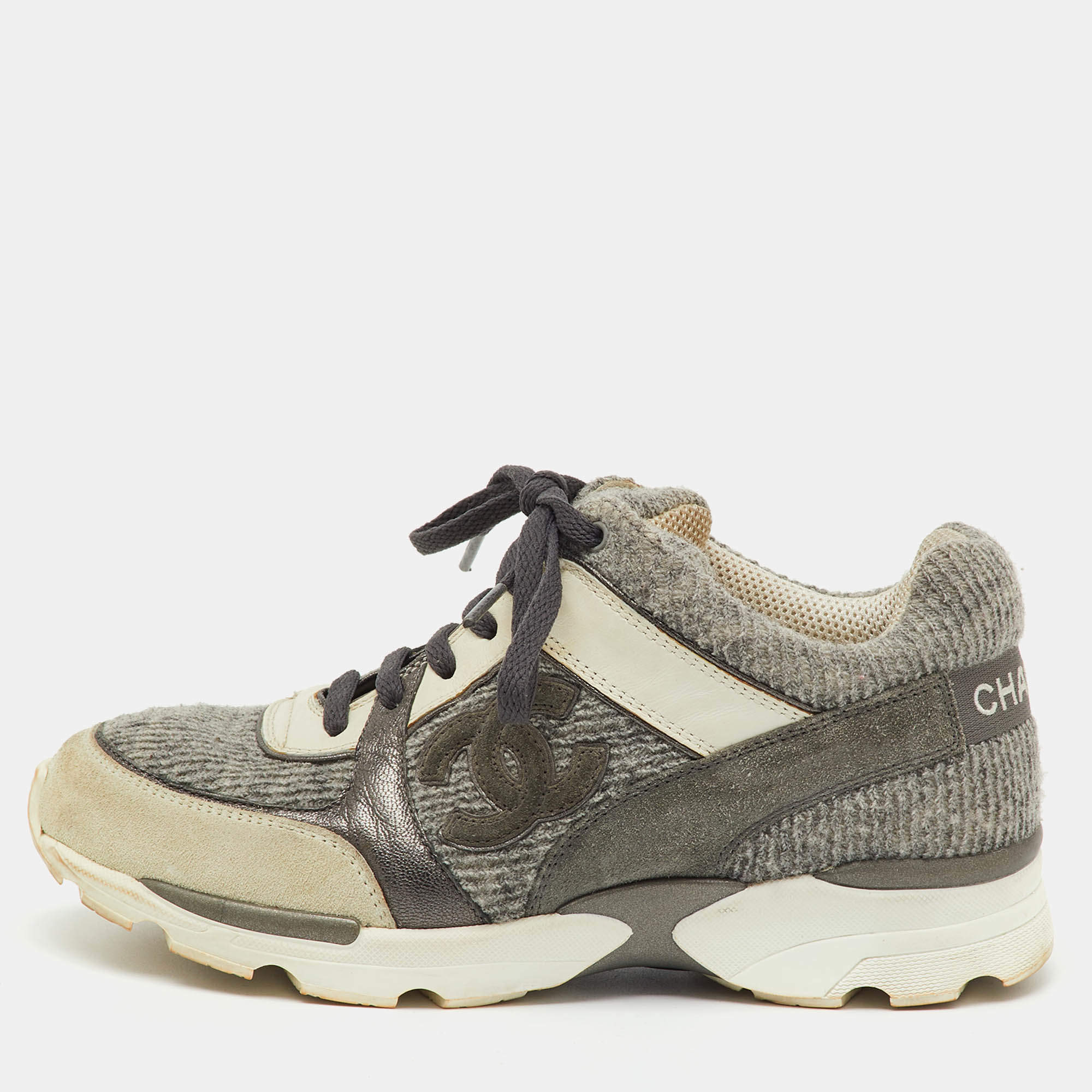 Pre Owned Chanel Grey/White Tweed, Suede and Leather Low Top CC Sneakers Size 35.5