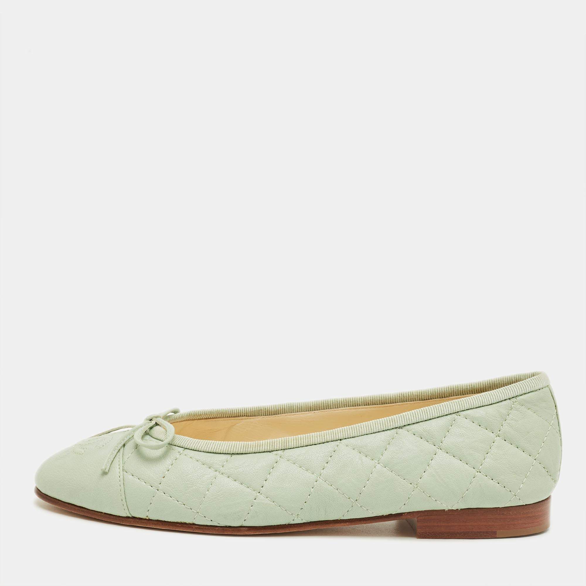 Pre Owned Chanel Green Quilted Leather CC Bow Ballet Flats Size 36