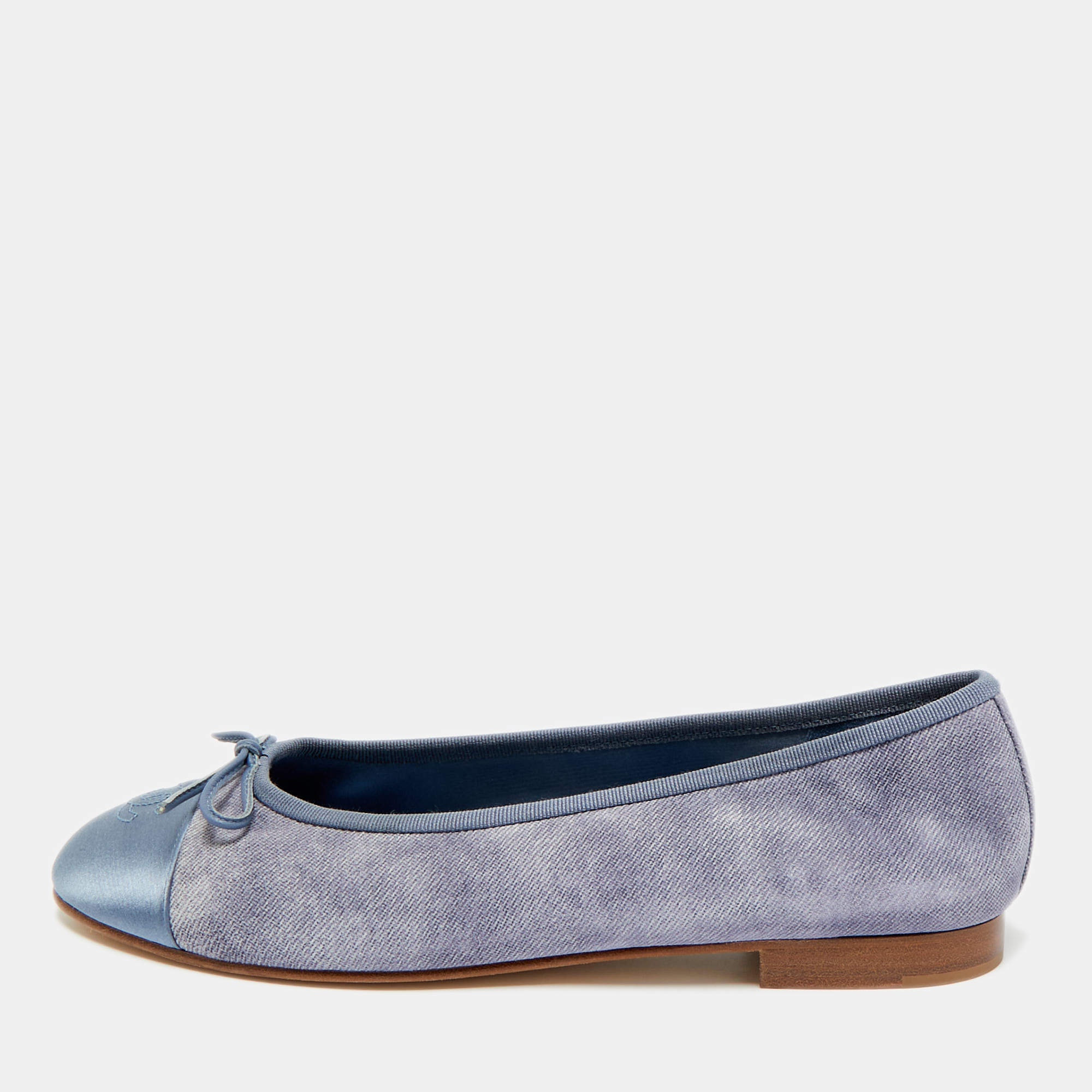 Pre Owned Chanel Grey/Blue Canvas and Satin Lace CC Bow Cap Toe Ballet Flats Size 40.5