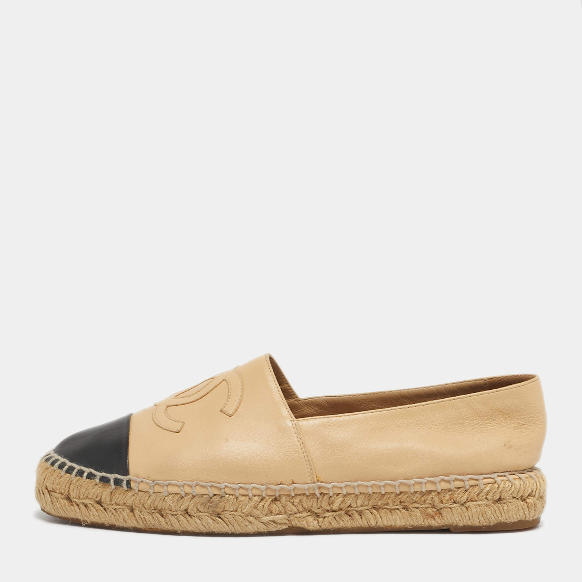 Pre Owned Chanel Beige/Black Leather Interlocking CC Logo Espadrilles Size 40
