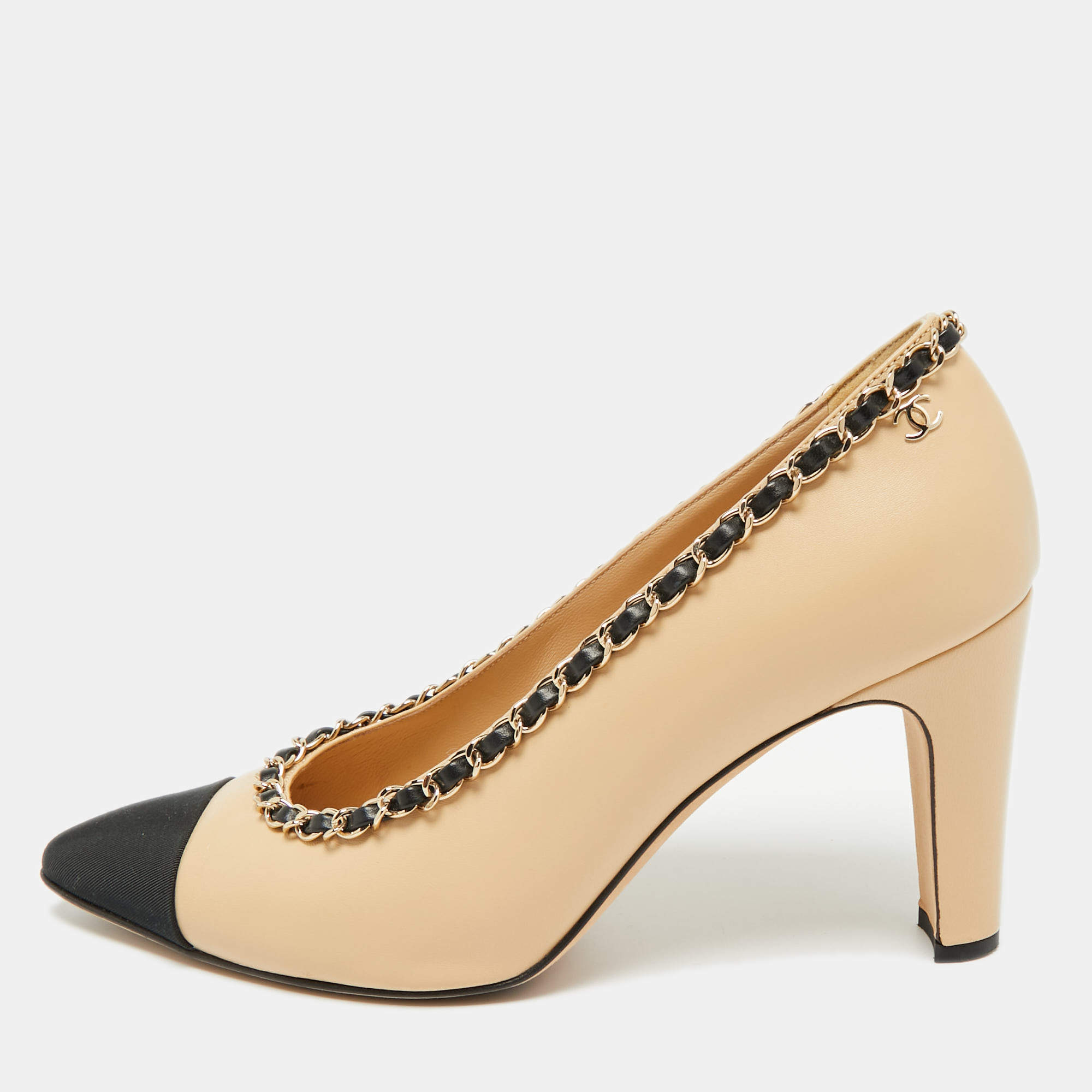 Pre Owned Chanel Beige/Black Leather and Canvas CC Cap Toe Pumps Size 39