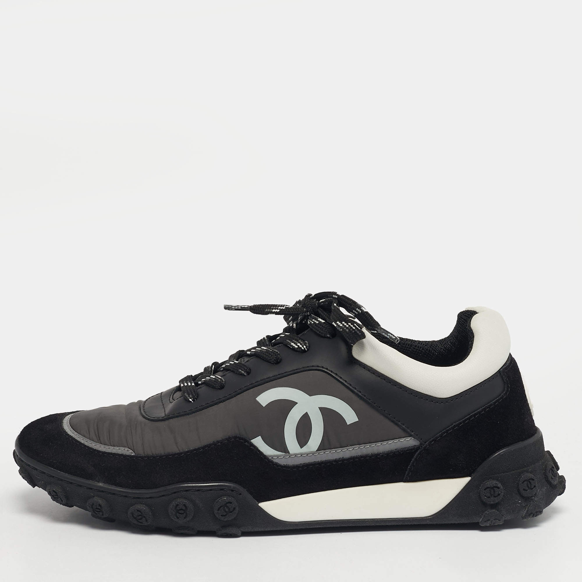 Pre Owned Chanel Multicolor Nylon and Suede CC Low Top Sneakers Size 38.5