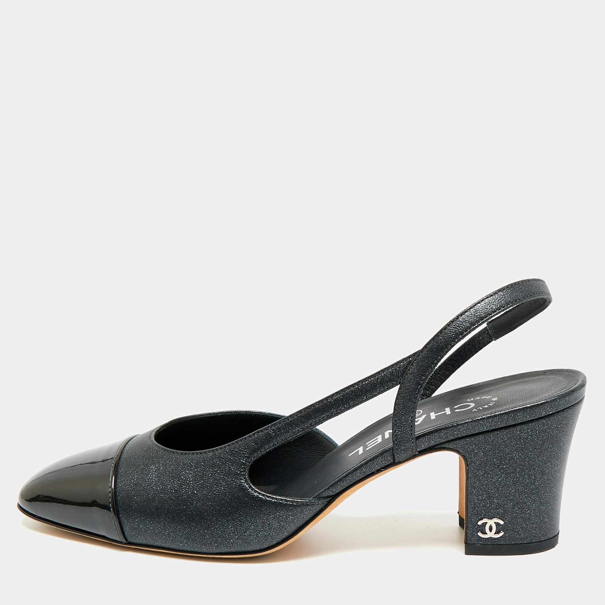 مملوكة مسبقًا Chanel Cap Toe Size 37.5 Shimmer Black Patent and Leather Slingback Pumps