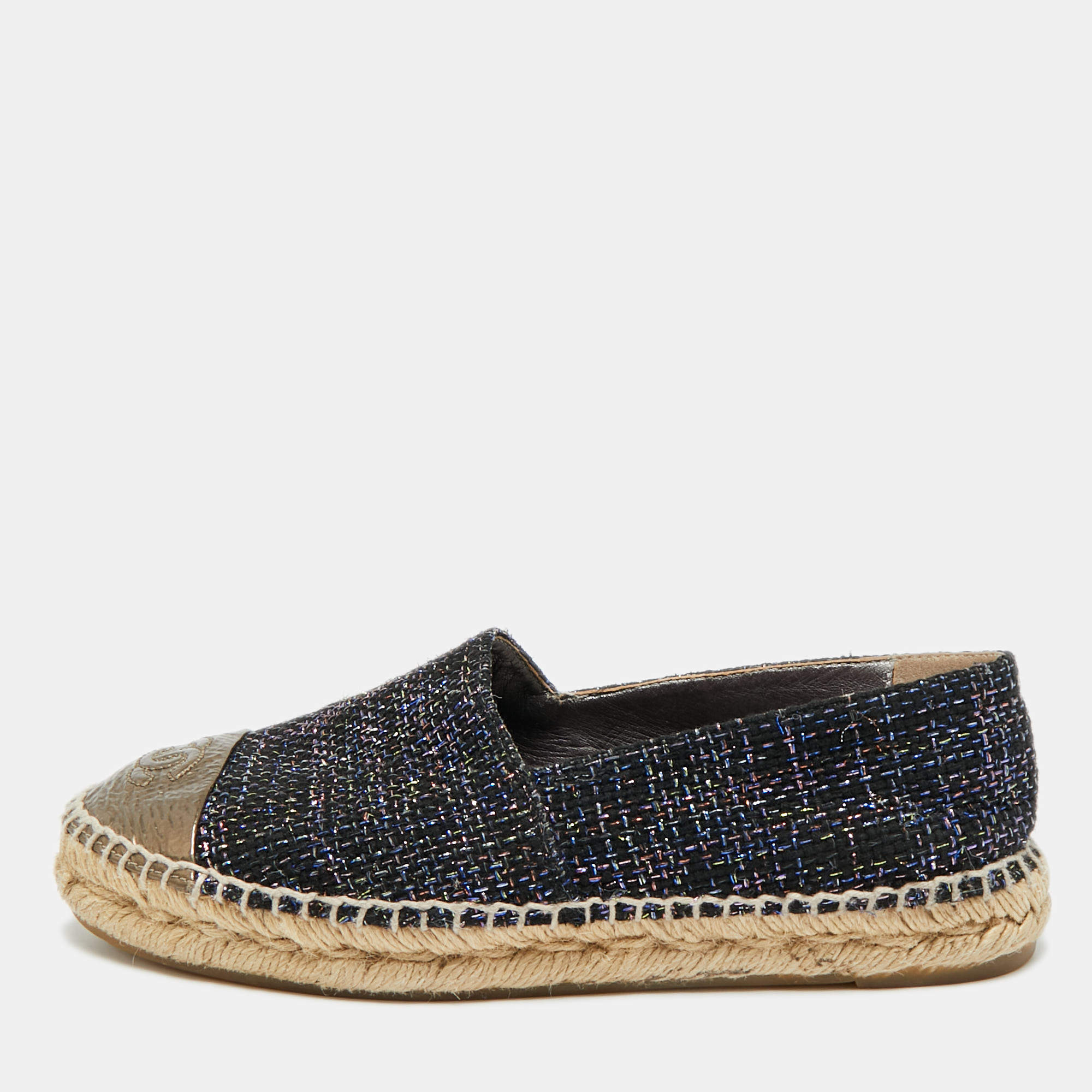 Pre Owned حذاء إسبادريل فلات شانيل جلد فويل ملون وقماش تويد مزين سي سي مقاس 36