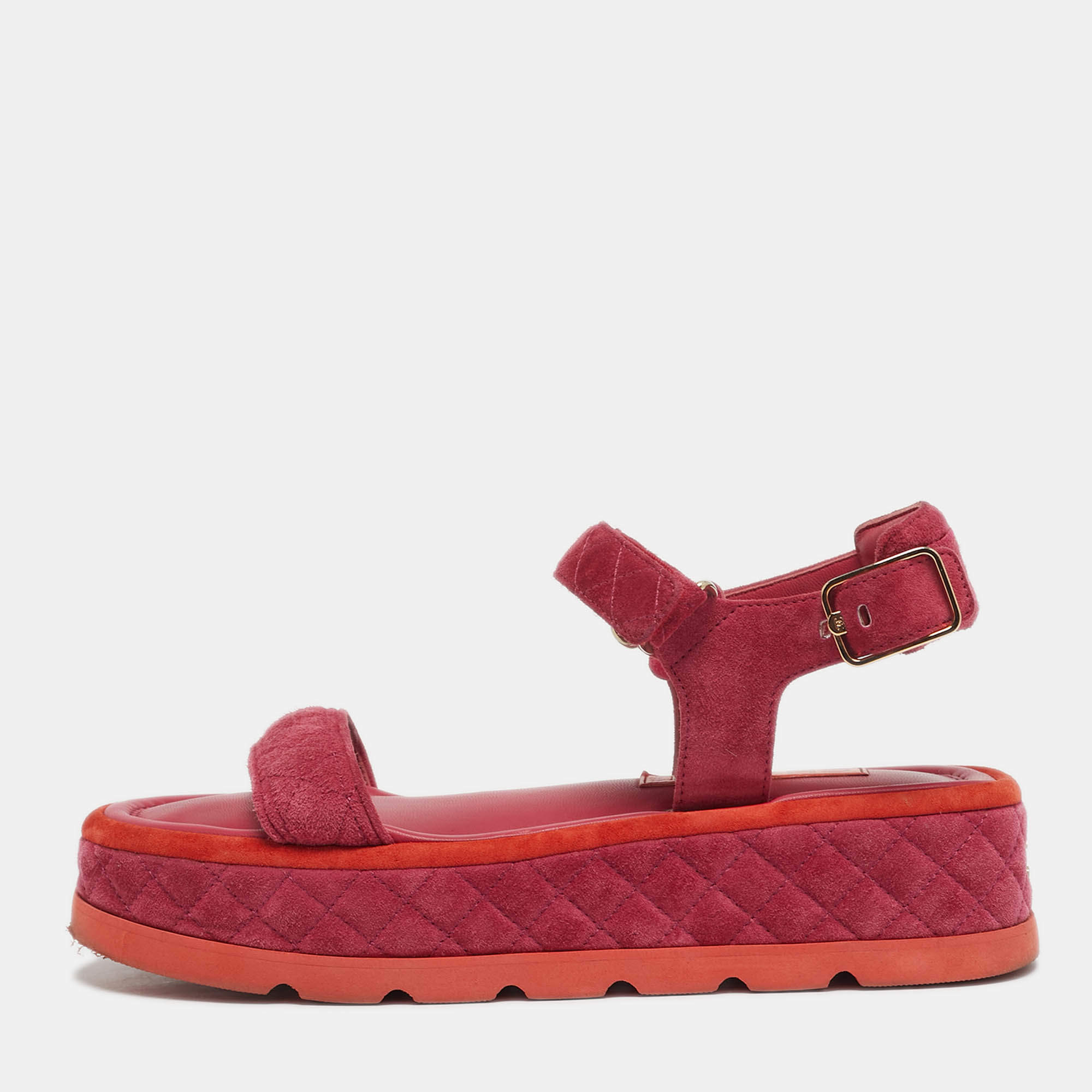 مملوكة مسبقًا صندل فلات شانيل شعر عجل أزرق كحلي CC مقاس 39.5