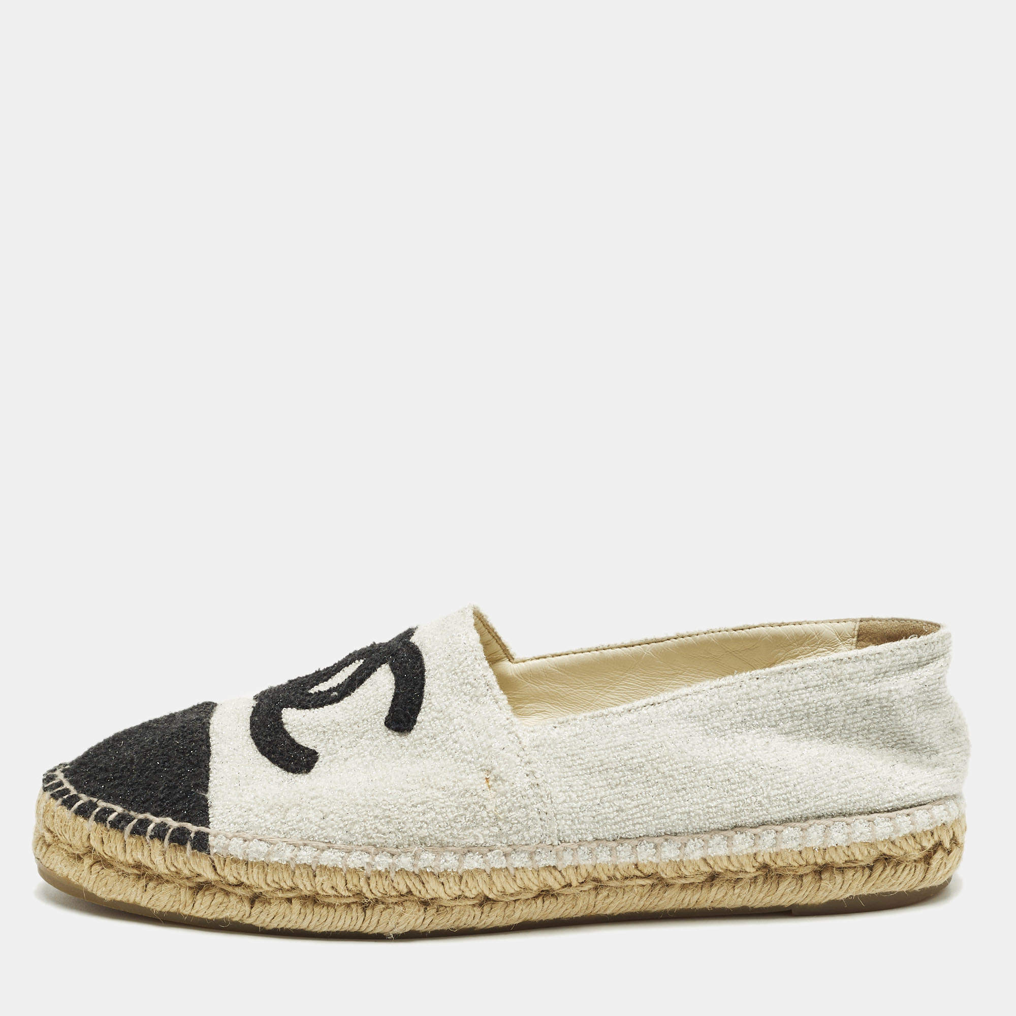 Pre Owned Chanel Size 40 White/Black Fabric CC Cap-Toe  Espadrille Flats