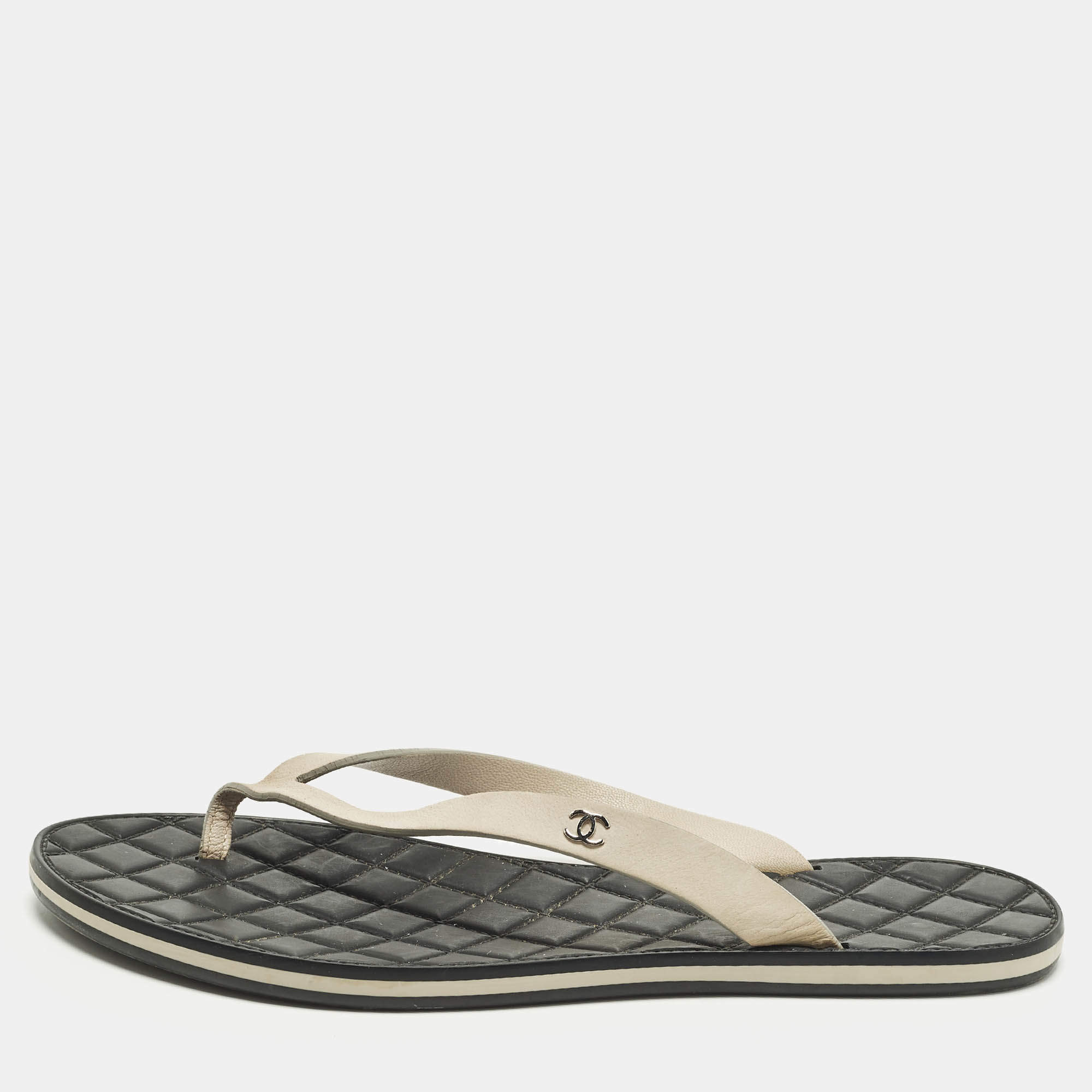 Pre Owned Chanel CC Size 39 Beige Leather Thong Flats