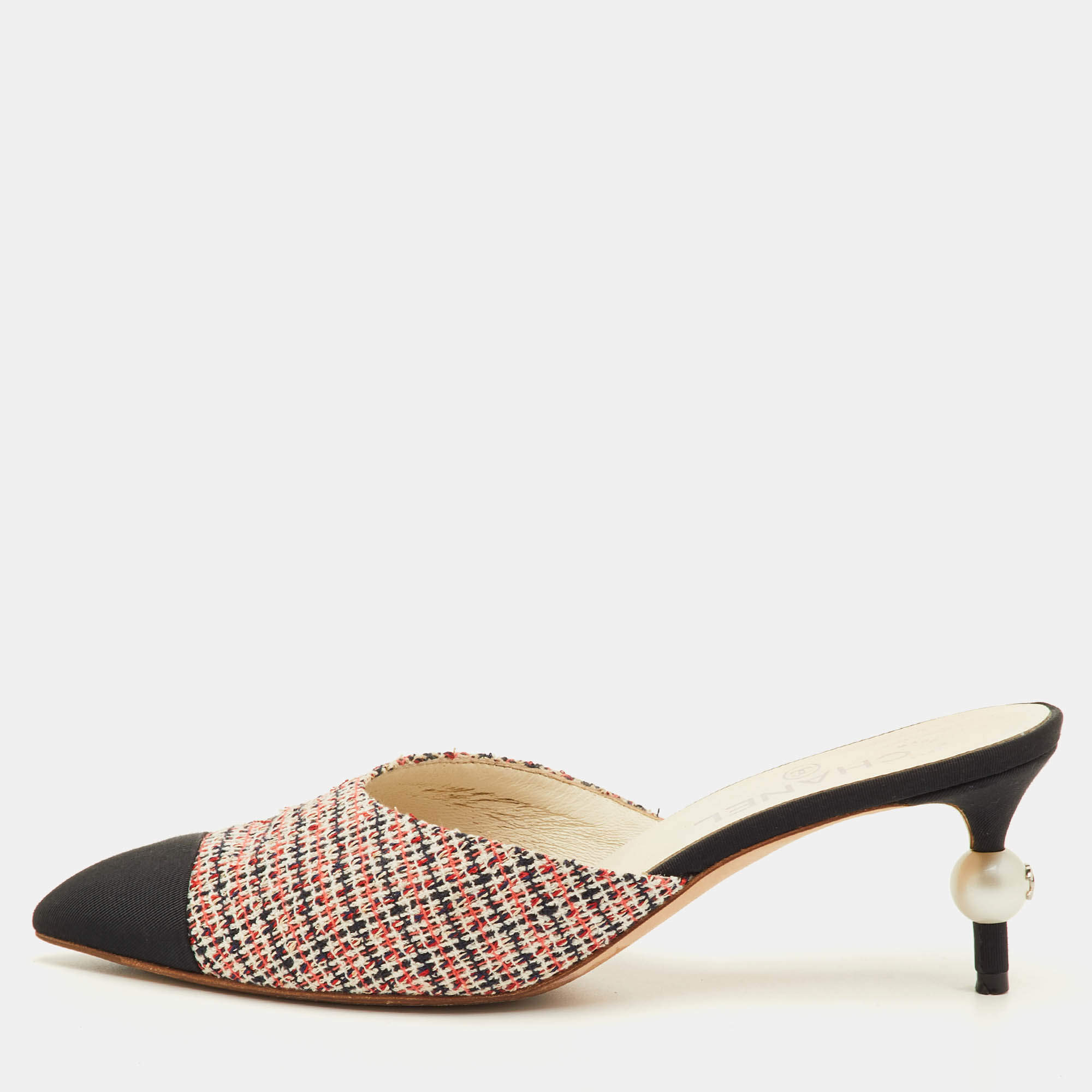 Pre Owned Chanel Size 38.5 Multicolor Fabric and Tweed CC Pearl Heel Pointed Toe Mules