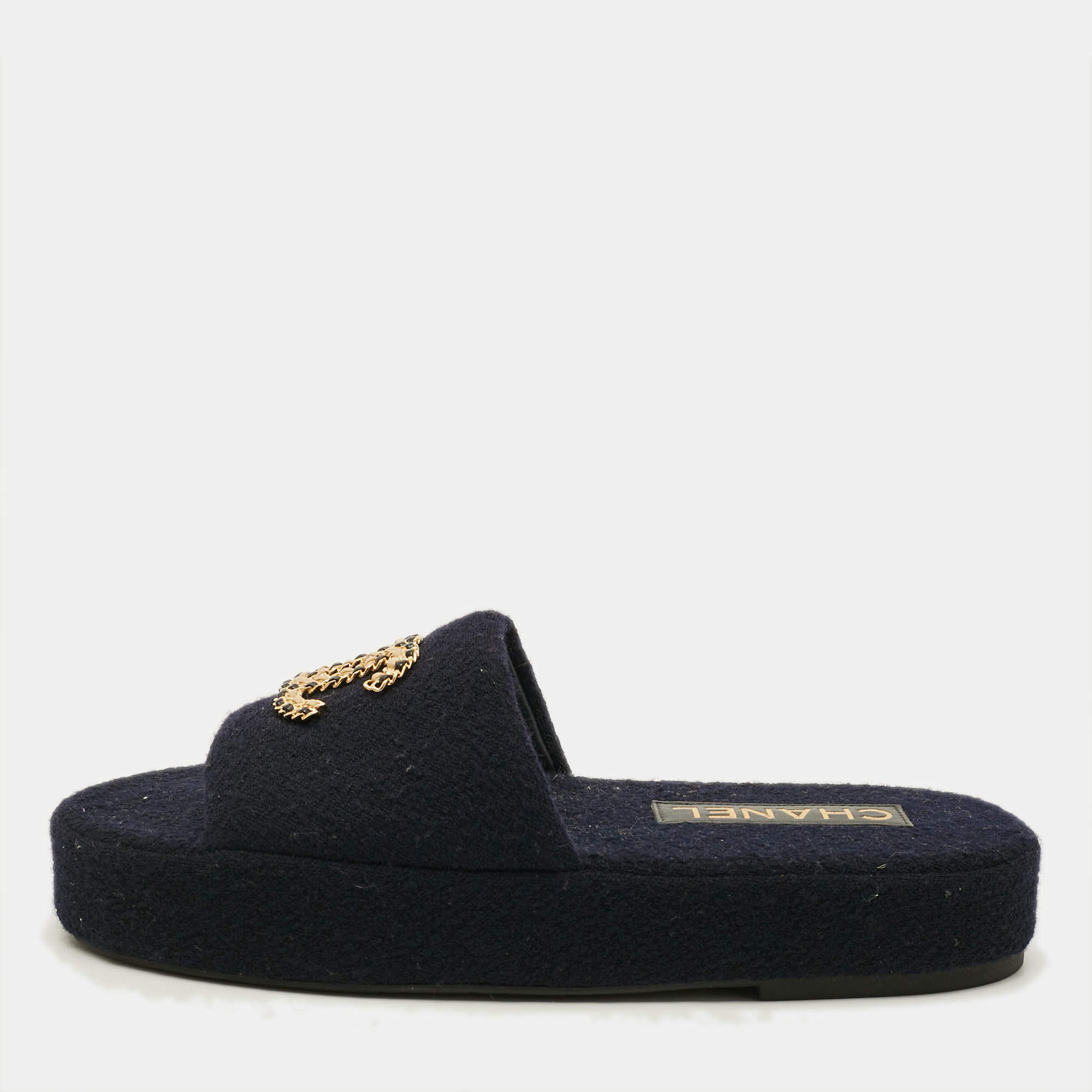 مملوكة مسبقًا Chanel CC logo Size XS Navy Blue Fabric Flat Sandals