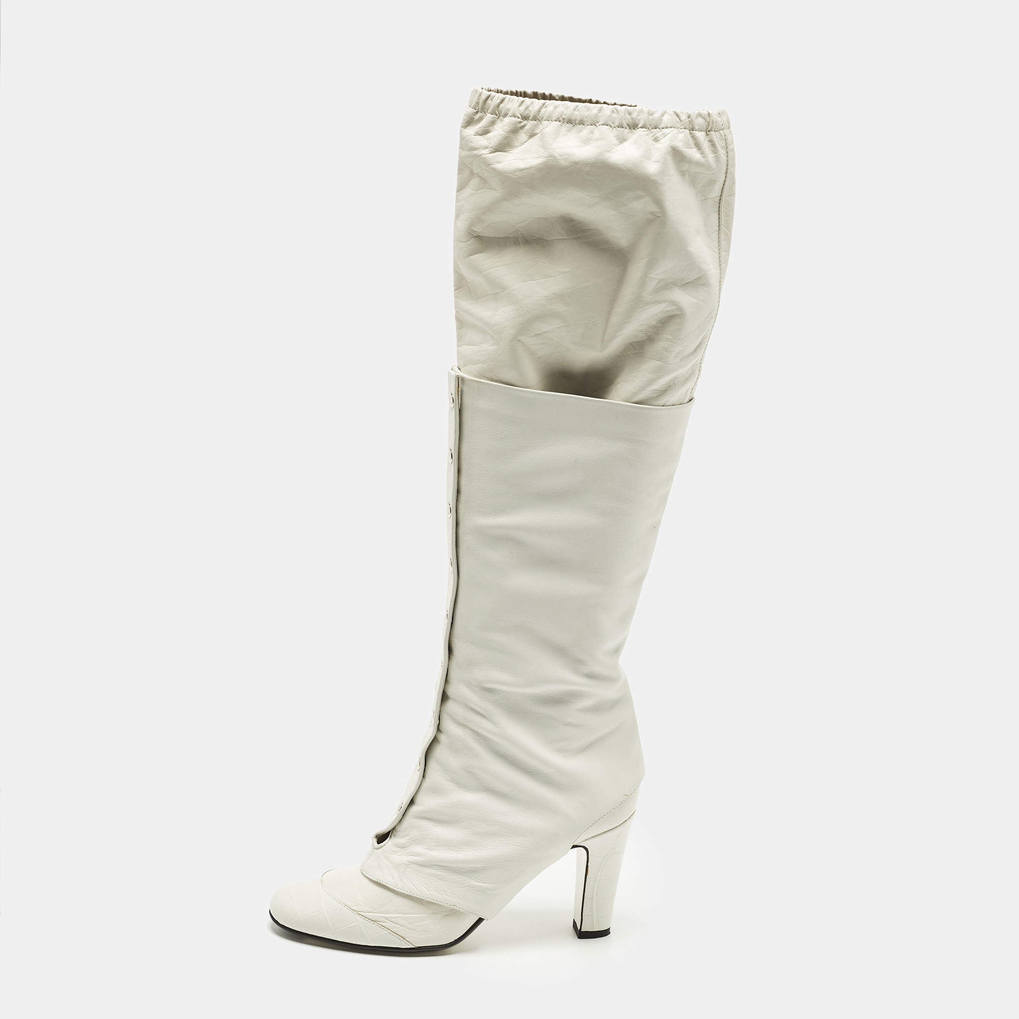 Pre Owned Chanel Size 39 Grey/Cream Crocodile Leather and Leather Knee Length Boots