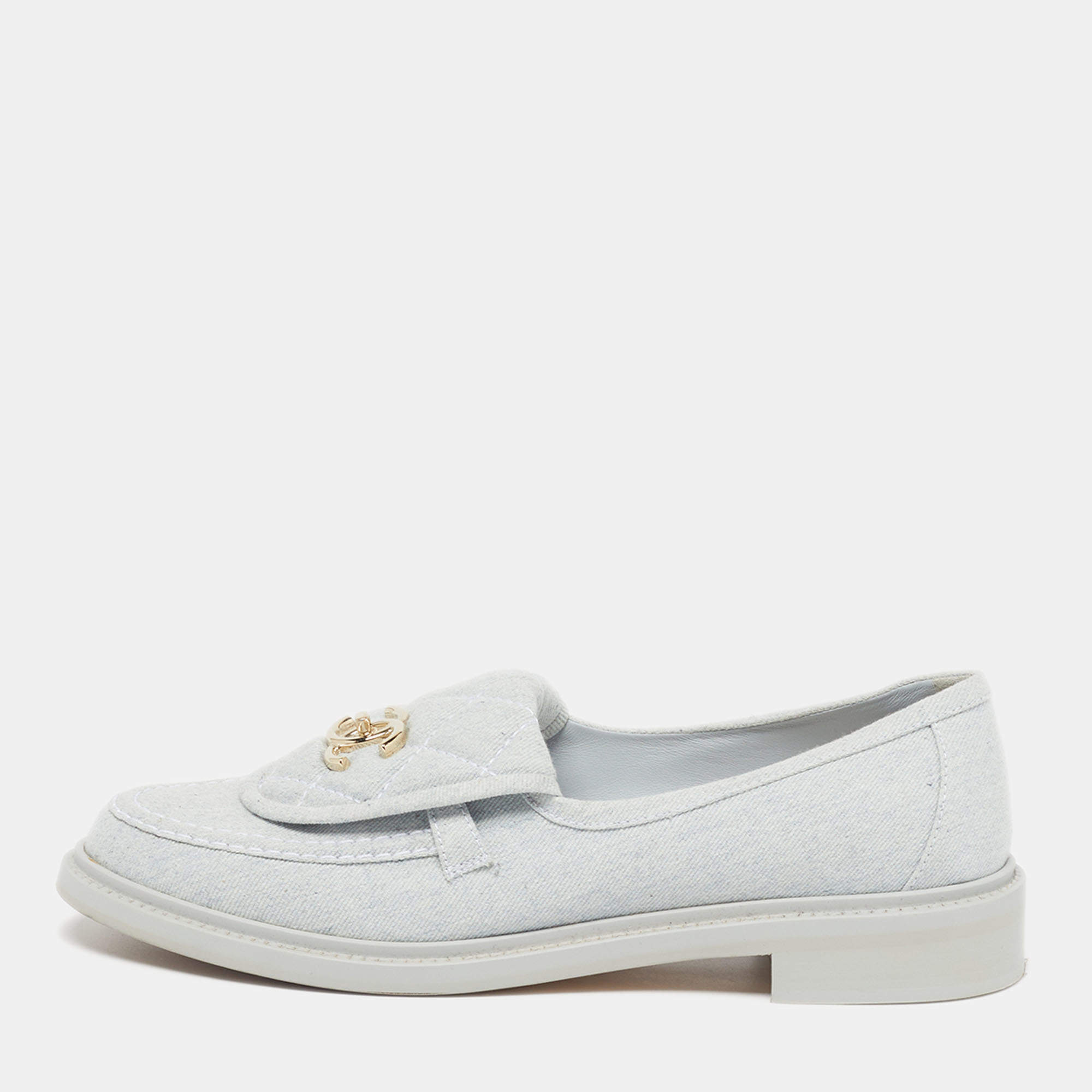 Pre Owned Chanel CC Turnlock Size 40 Grey Denim Loafers