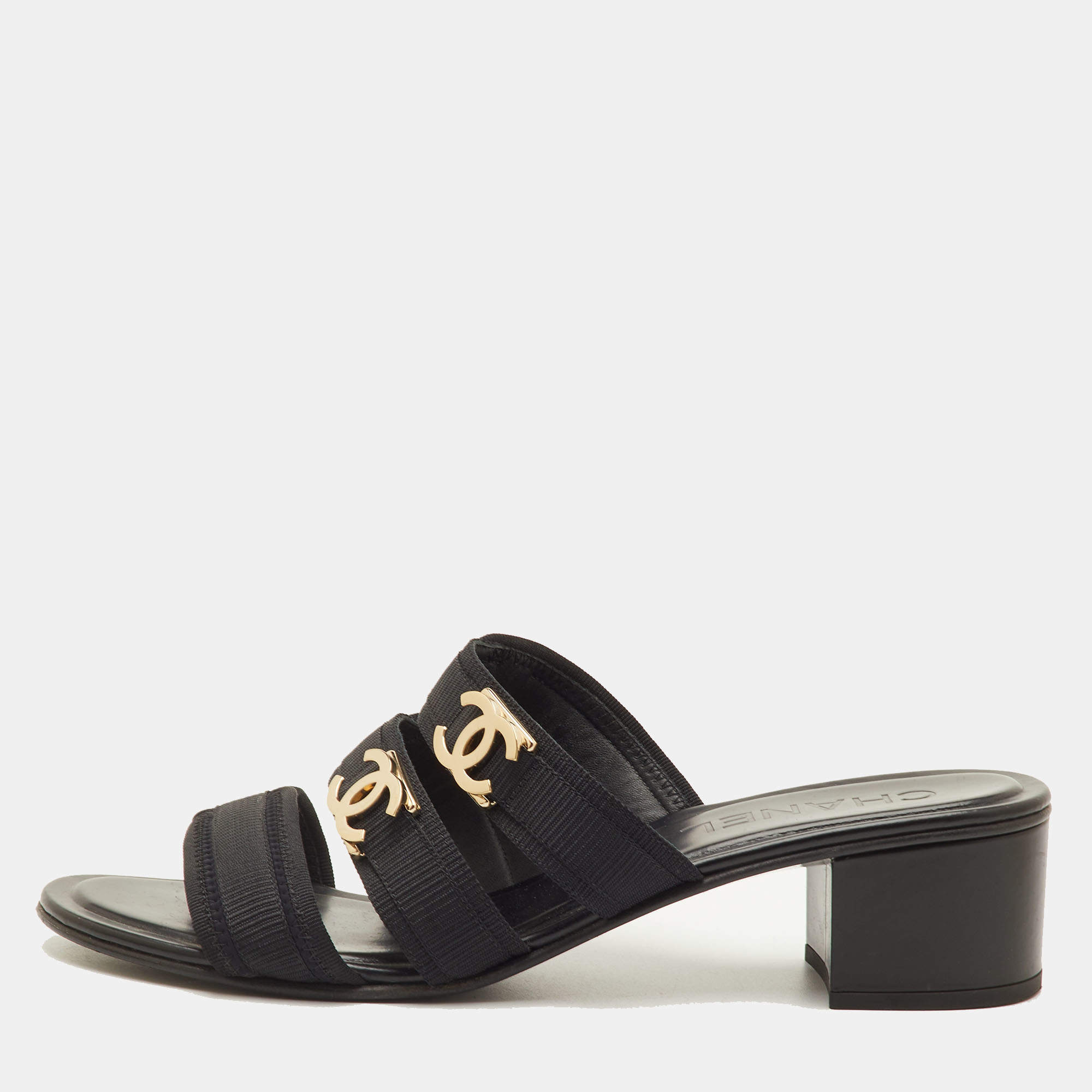 Pre Owned Chanel CC Size 40 Black Fabric Slide Sandals