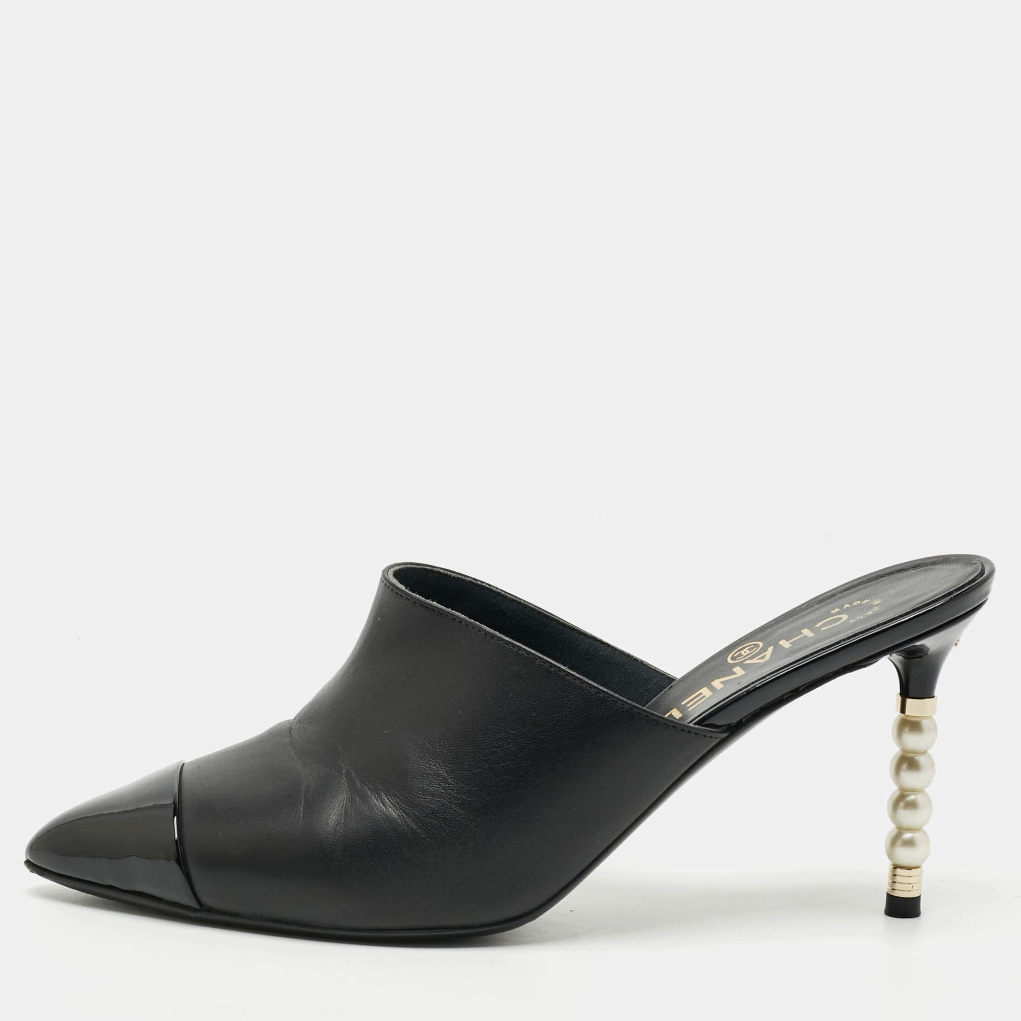 Pre Owned Chanel CC Size 39 Black Leather Mules  Sandals