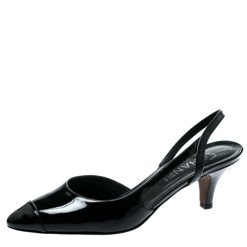 مملوكة مسبقًا Chanel Black Patent Leather Slingback Sandals Size 37