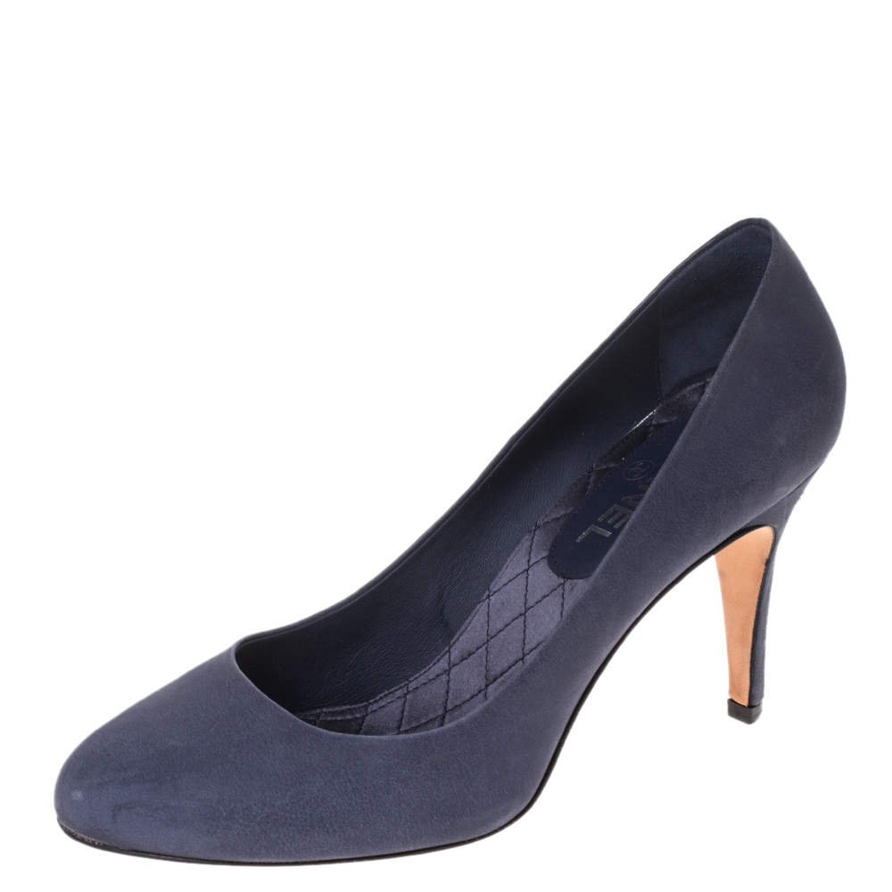 مملوكة مسبقًا Chanel Blue Leather CC Heel Pumps Size 40