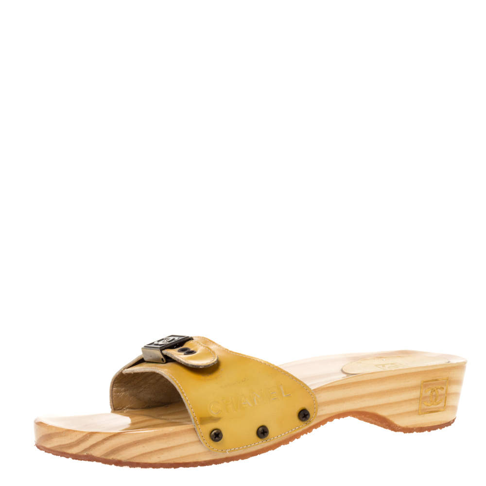 Pre Owned Chanel Yellow Patent Leather CC Buckle Wooden Clog Slides Size 41