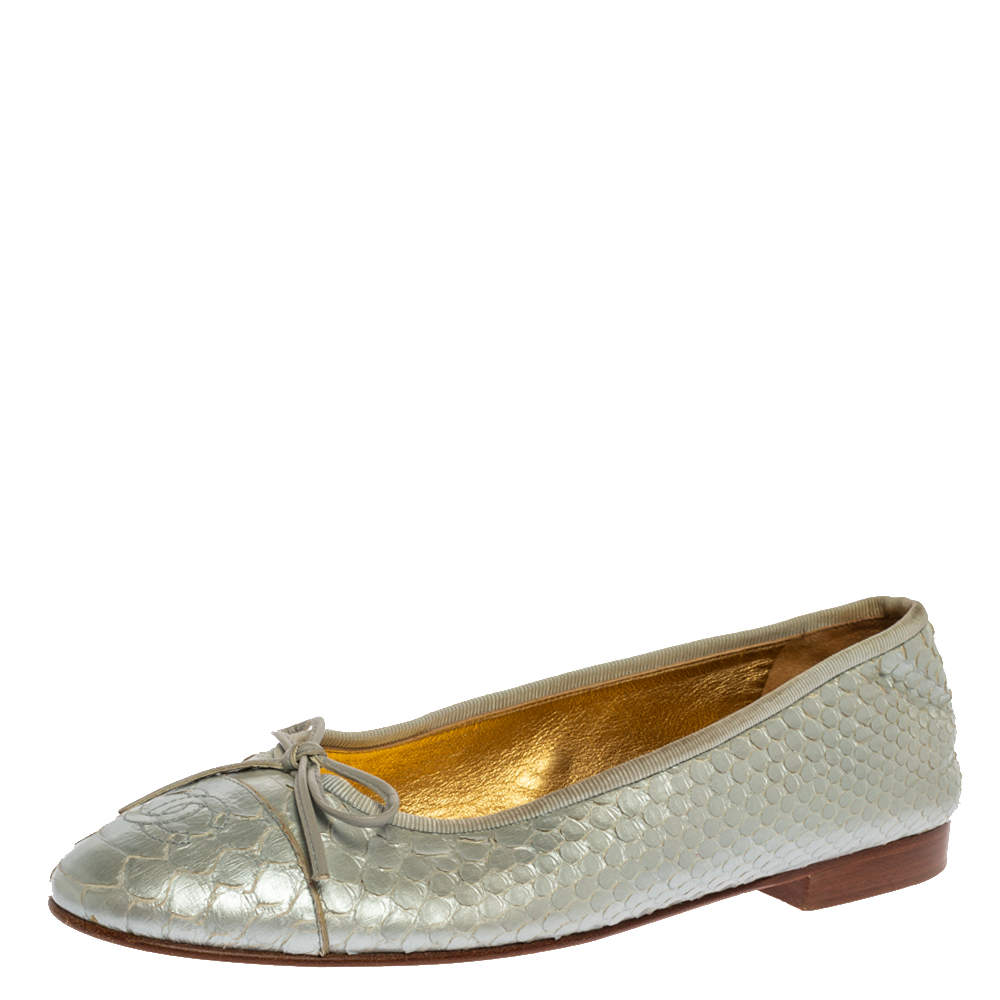 Pre Owned Chanel Silver Python Leather CC Bow Ballet Flats Size 38