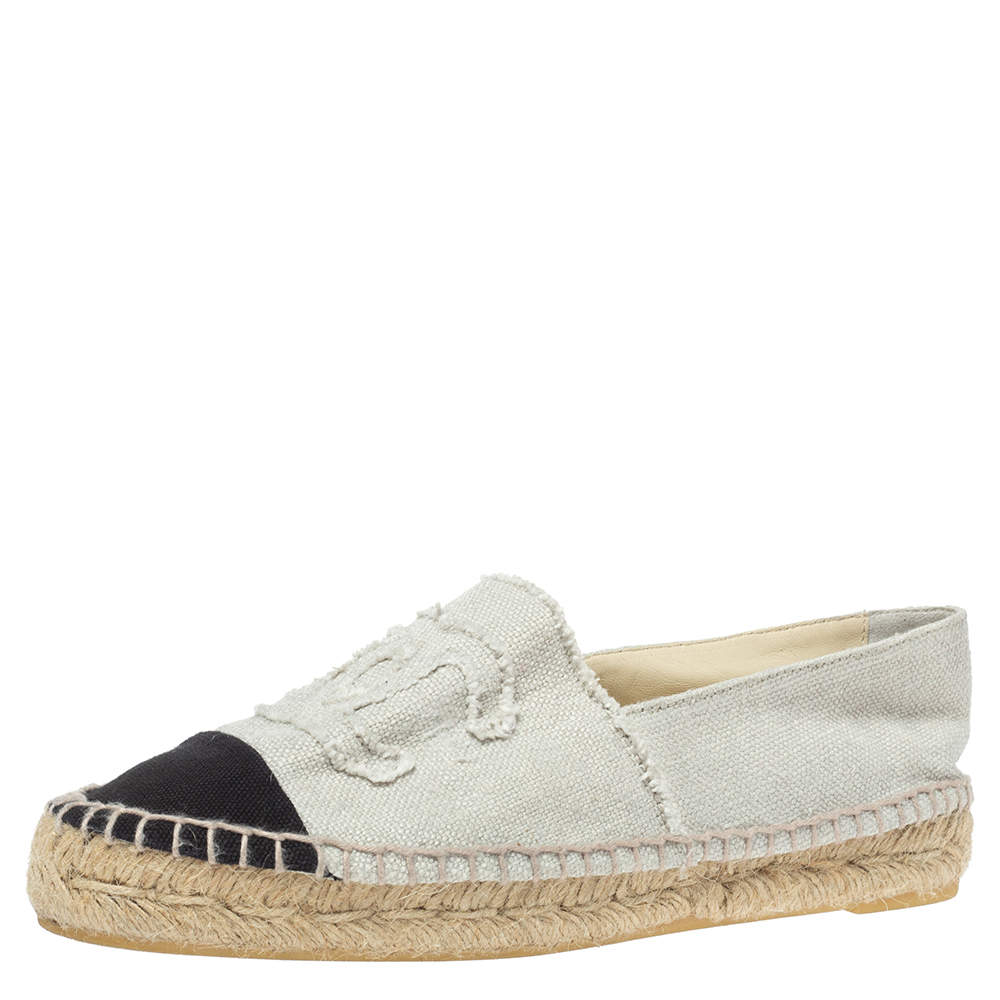 مملوكة مسبقًا Chanel White/Black Canvas CC Cap Toe Espadrille Flats Size 39