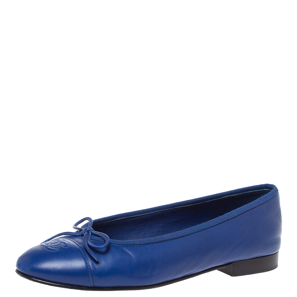 مملوكة مسبقًا Chanel Blue Leather CC Bow Ballet Flats Size 38