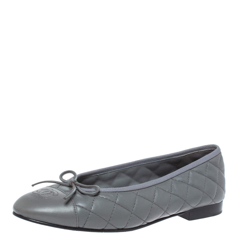 Chanel Grey Quilted Leather CC Bow Cap Toe Ballet Flats Size 38.5