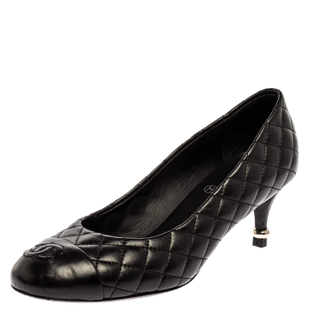 Chanel Black Quilted Leather CC Pumps Size 37.5