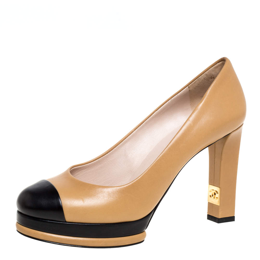 مملوكة مسبقًا Chanel Beige/Black Leather Cap Toe CC Pumps Size 38.5