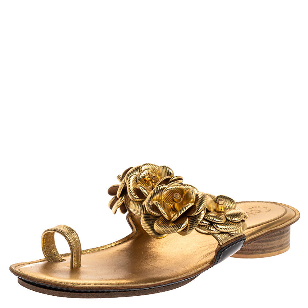 Pre Owned Chanel Metallic Gold Leather Flower Detail Toe Ring Flats Size 40