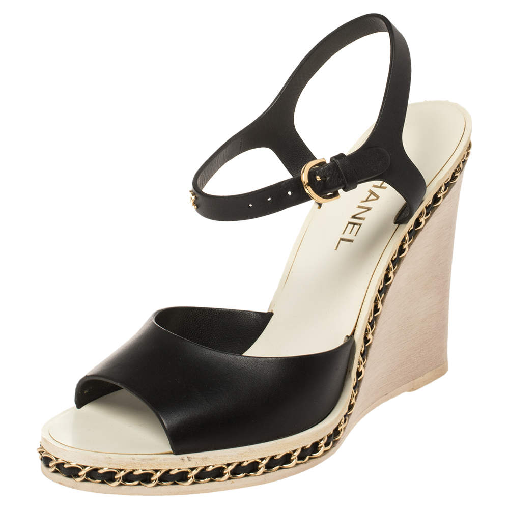 مملوكة مسبقًا Chanel Black Leather Chain Link CC Wedge Ankle Strap Sandals Size 38