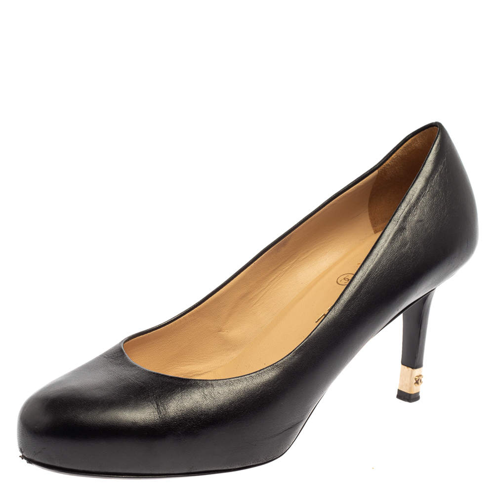Pre Owned Chanel Black Leather CC Heel Pumps Size 38