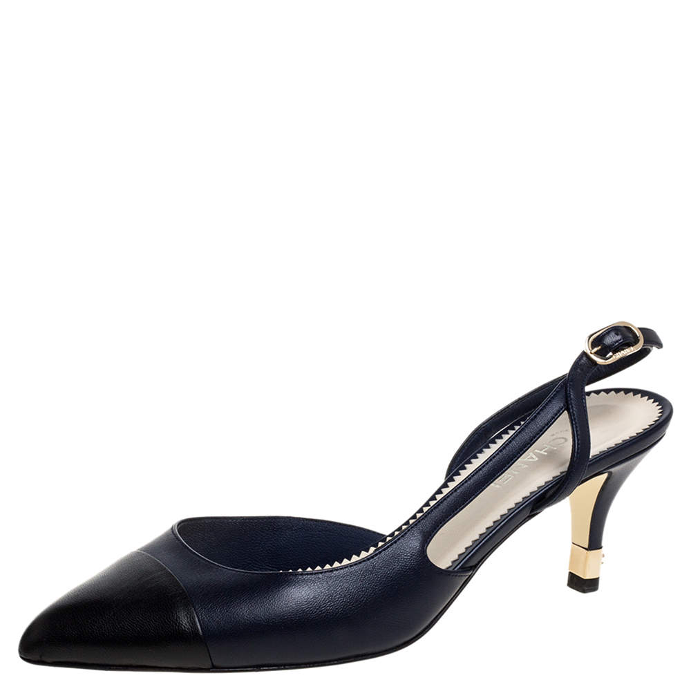 مملوكة مسبقًا Chanel Navy Blue/Black Leather Cap Toe slingback Sandals Size 38