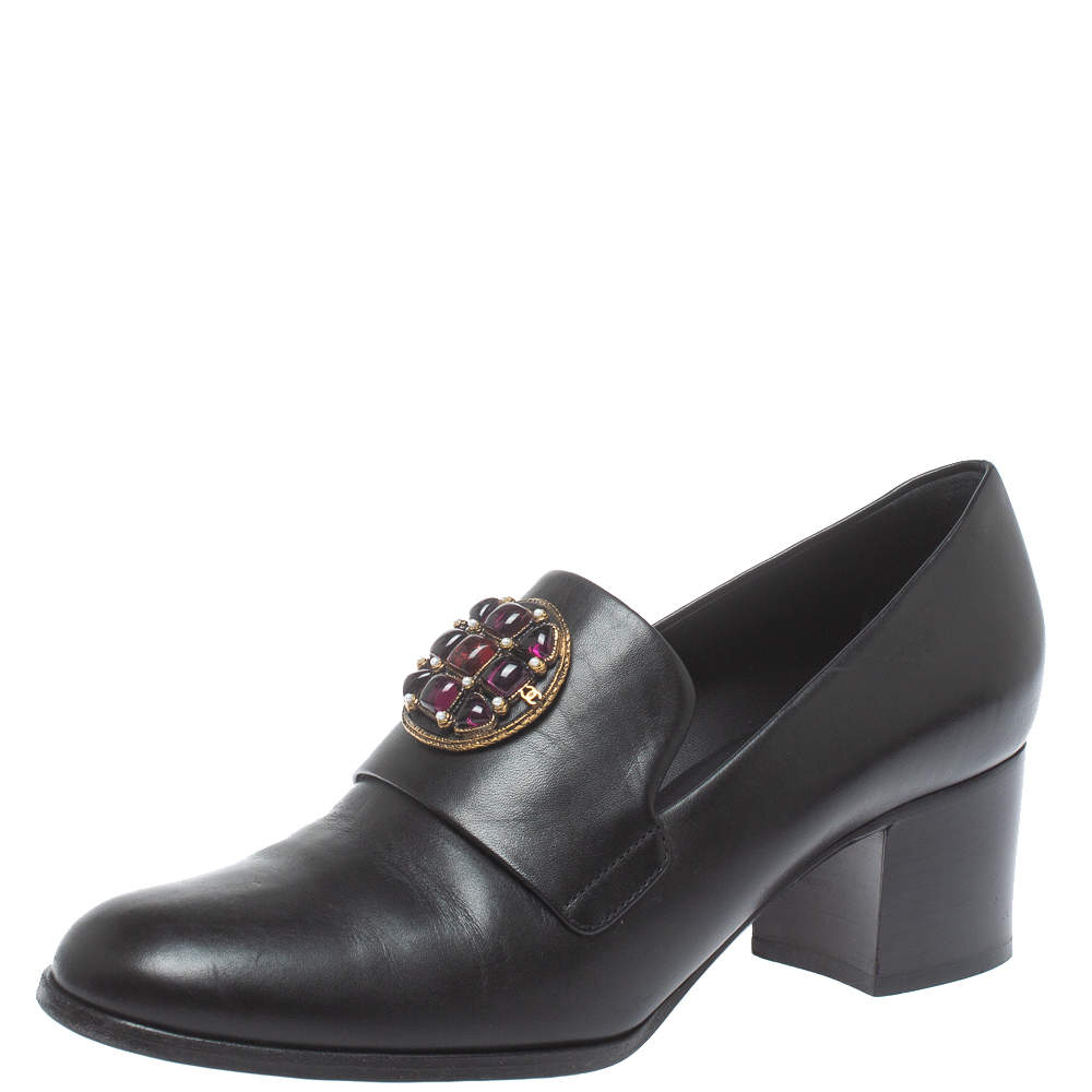 Pre Owned Chanel Black Leather Crystal Embellished Pumps Size 38.5
