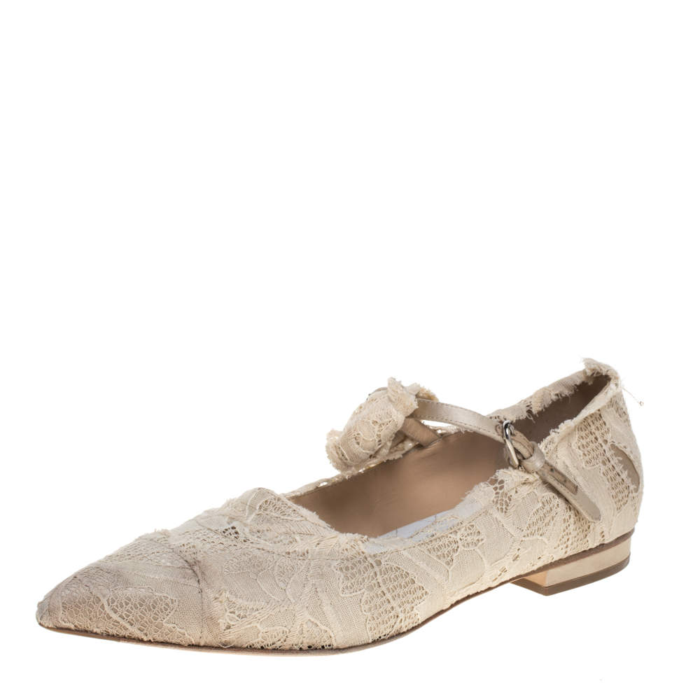 مملوكة مسبقًا حذاء فلات باليه شانيل مقدمة مدببة دانتيل كريمى مقاس 40.5
