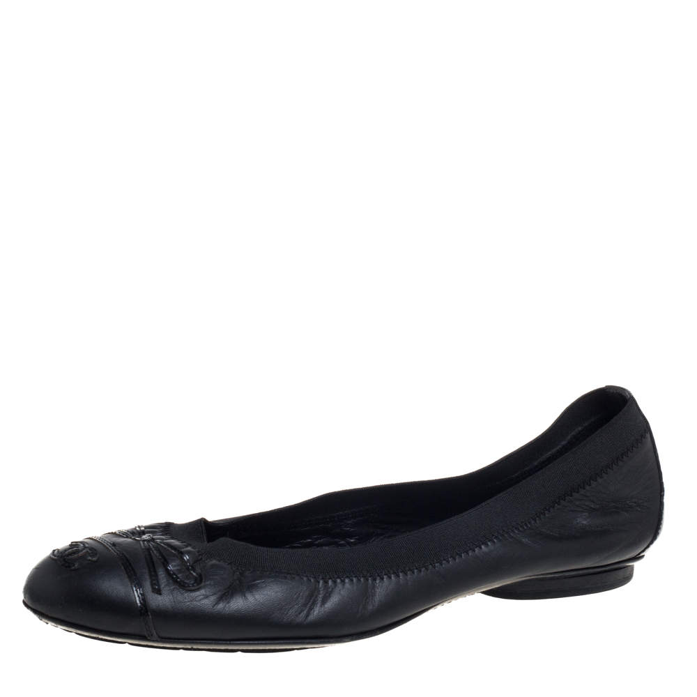 Chanel Black Patent And Leather CC Cap Toe Ballet Flats Size 37.5