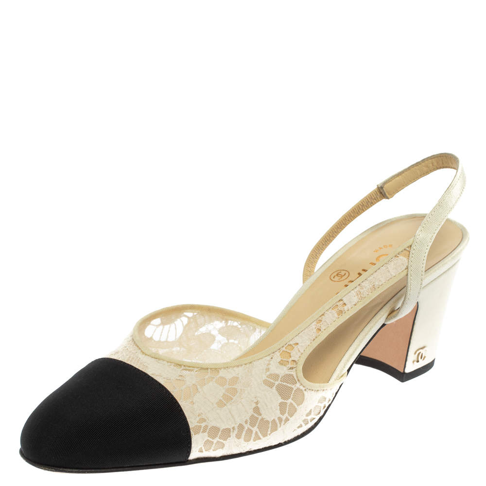 Pre Owned صندل شانيل فتحة كعب مقدمة قماش و دانتيل أبيض مقاس 38