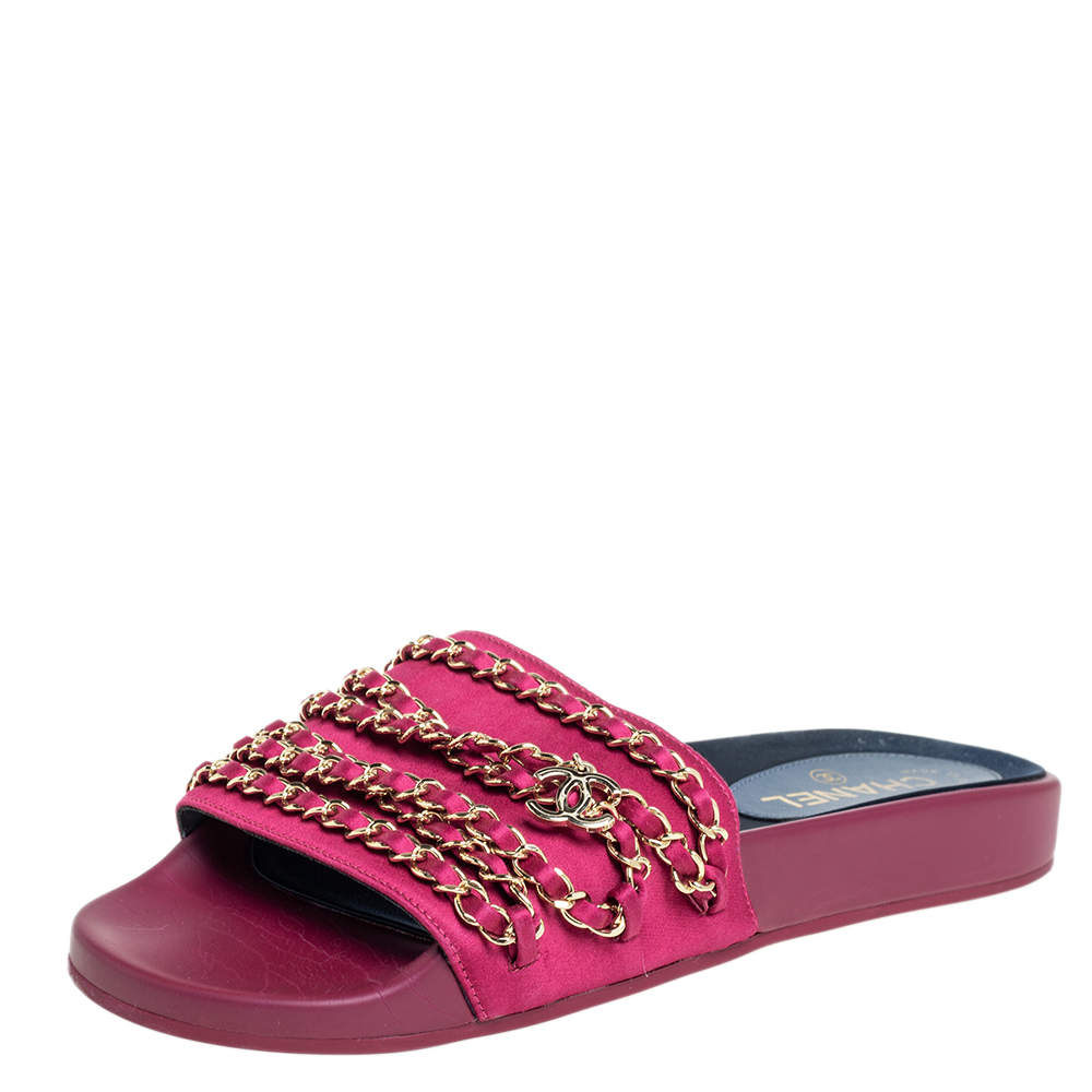 مملوكة مسبقًا Chanel Pink Satin Tropiconic Chain Link Slide Size 40