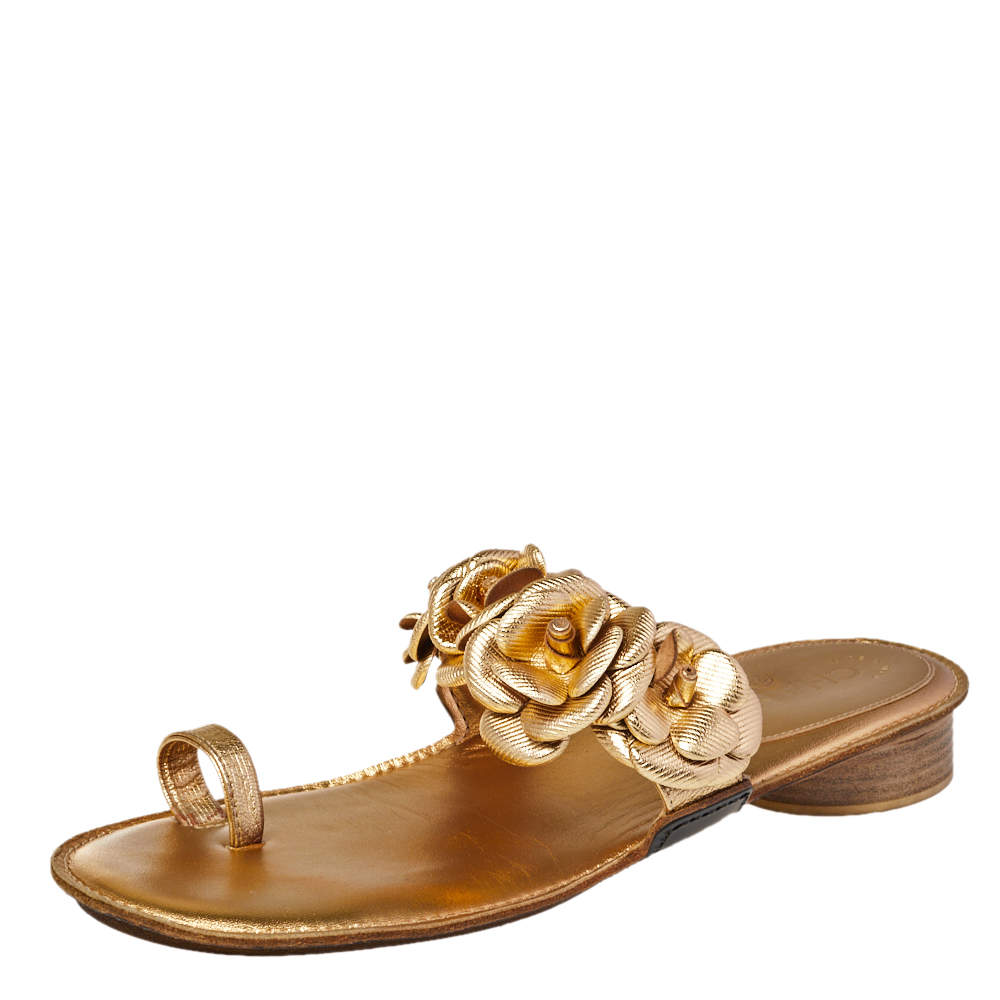 Pre Owned Chanel Metallic Gold Leather Camellia Toe Ring Sandals Size 40