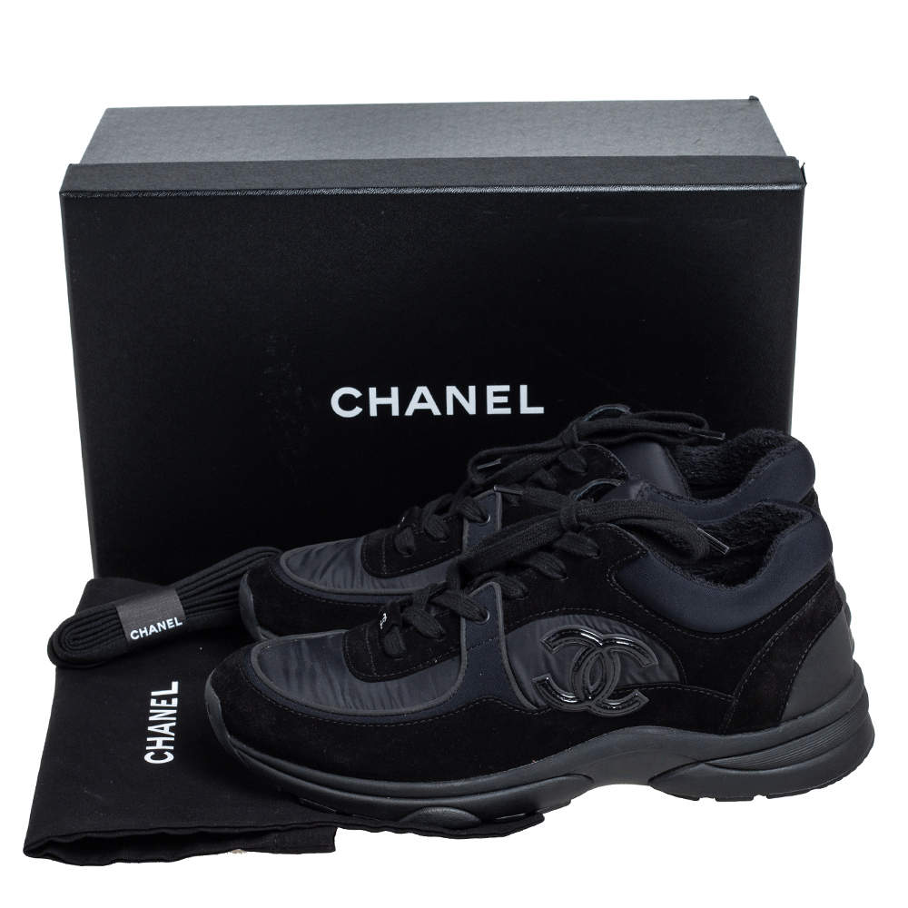 Chanel Low Top Trainer CC Triple Black Suede Deerskin ref.484330 - Joli  Closet