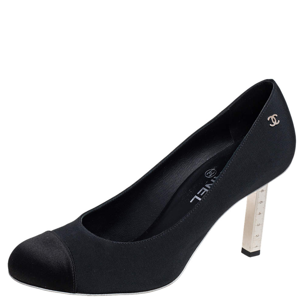 Pre Owned Chanel Black Canvas and Satin CC Cap Toe Pumps Size 39.5