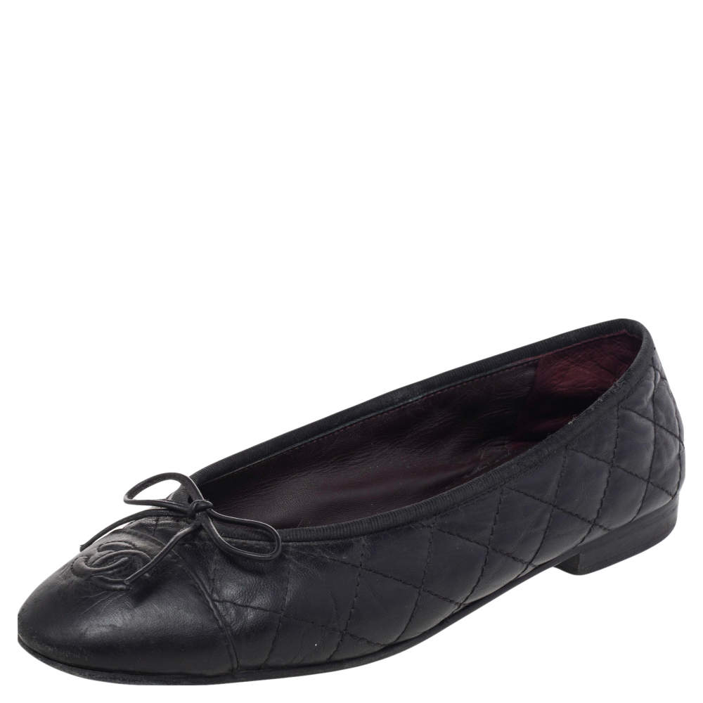 حذاء باليرينا فلات شانيل CC  جلد مبطن أسود بمقدمة مستديرة وفيونكة مقاس 37