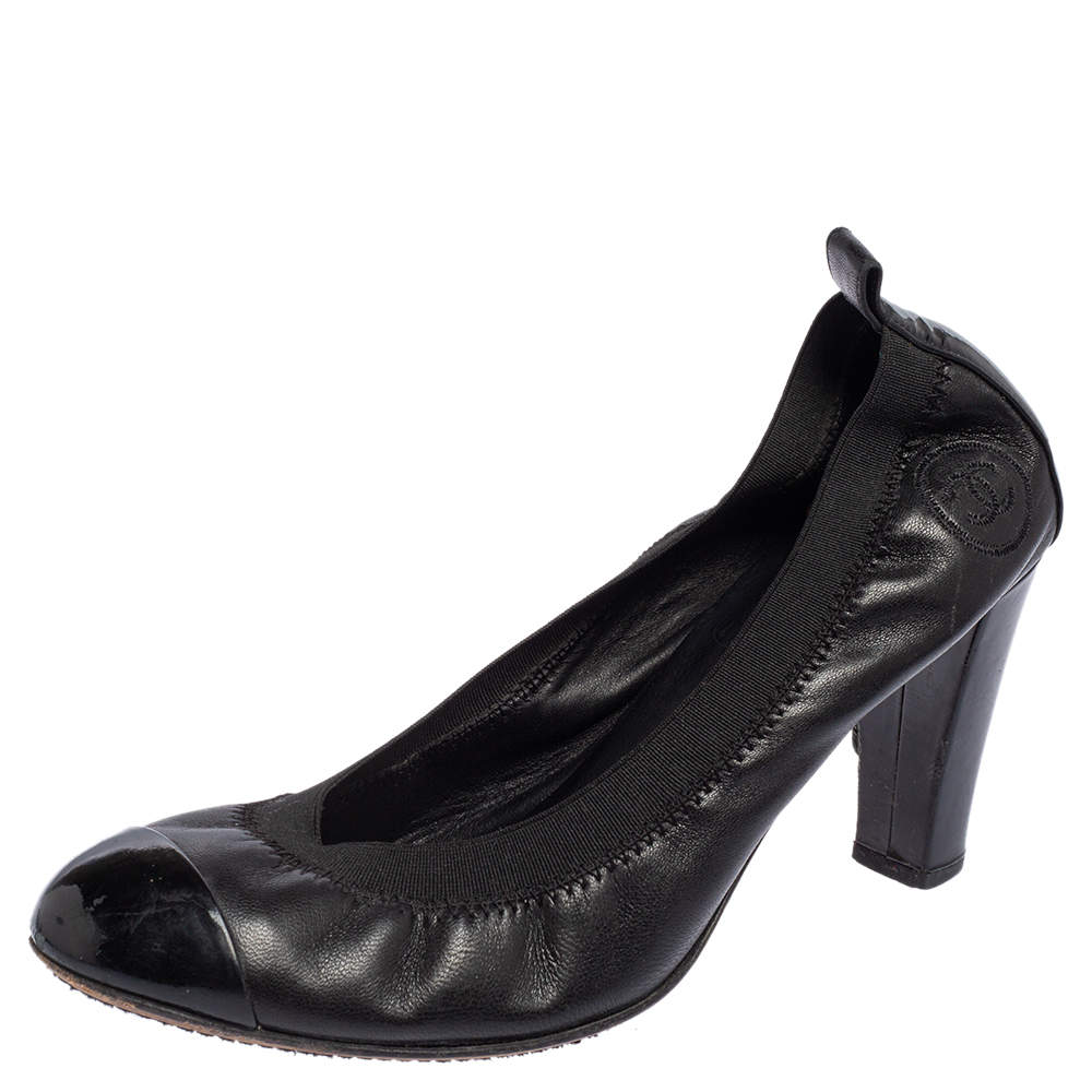 Chanel Black Leather and Patent Leather CC Scrunch Cap Toe Pumps Size 37.5