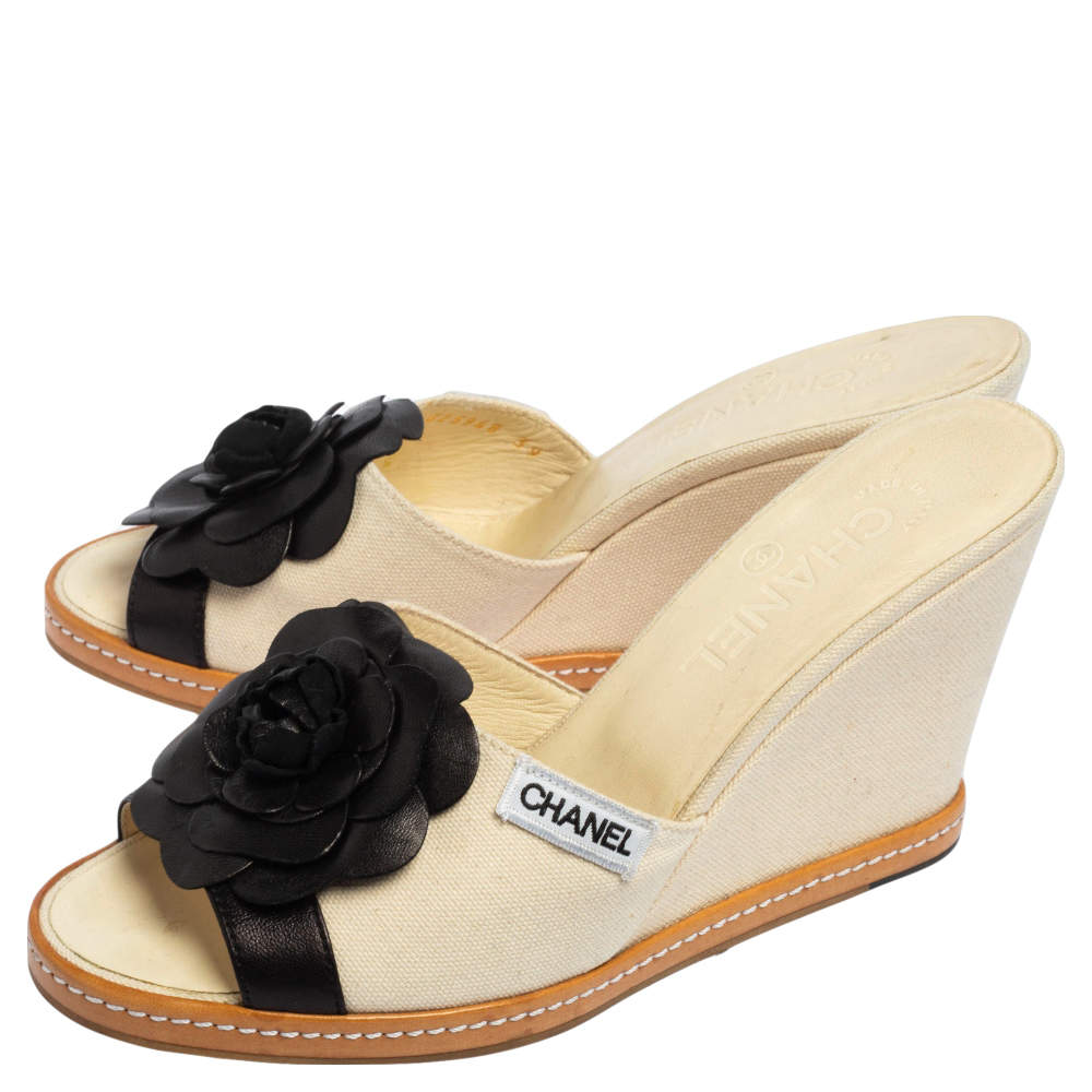 Chanel White Canvas Camellia Embellished Wedge Slide Sandals Size 39