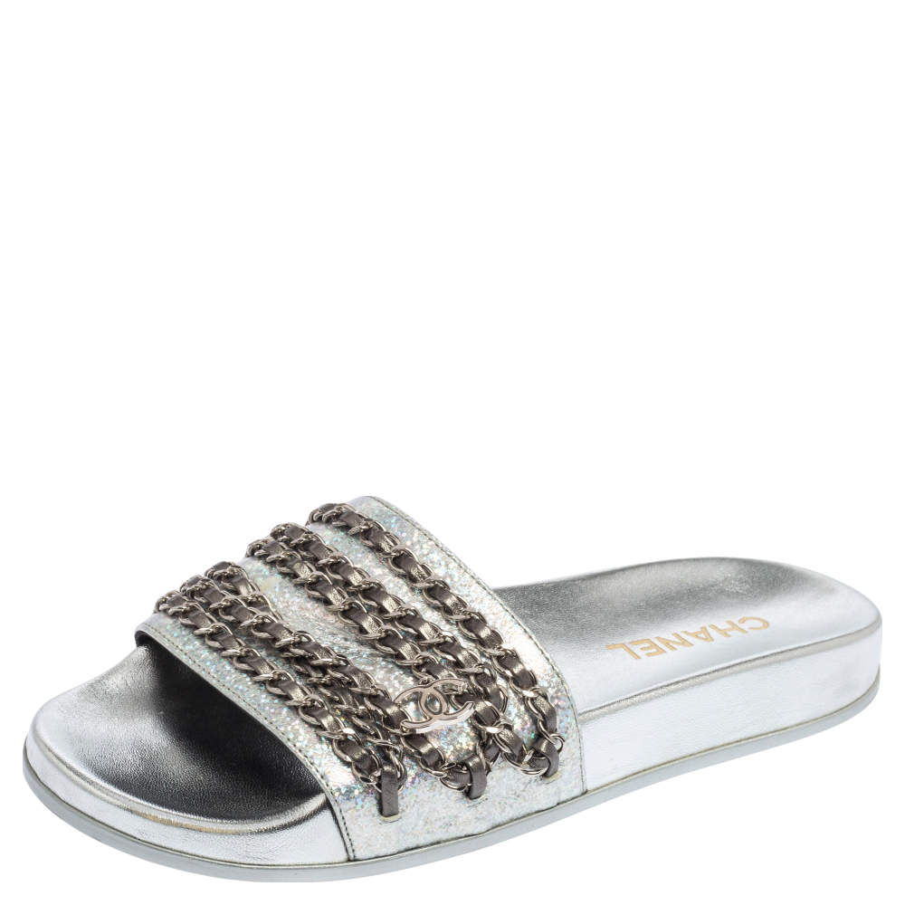 مملوكة مسبقًا Chanel Metallic Silver Leather CC Chain Embellished Flat Slides Size 39