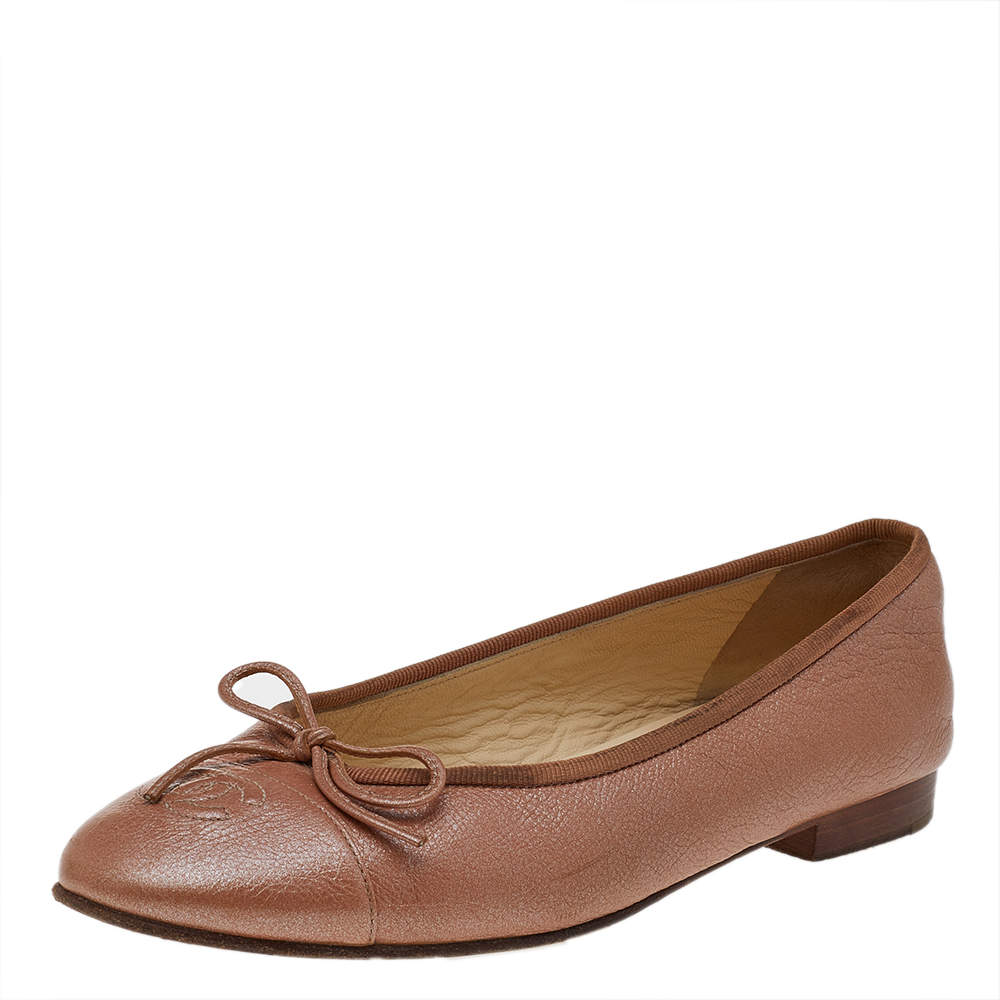 Pre Owned Chanel Brown Leather CC Cap Toe Ballet Flats 37.5 