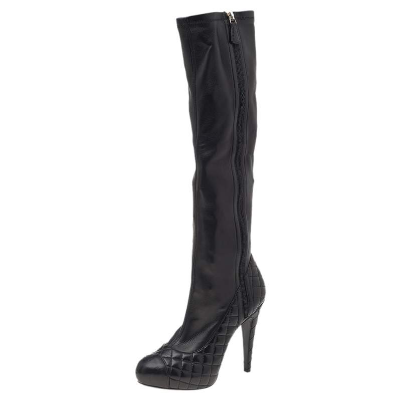 Pre Owned حذاء بوت شانيل جلد أسود مبطون غطاء مقدمة CC بطول الركبة مقاس 38