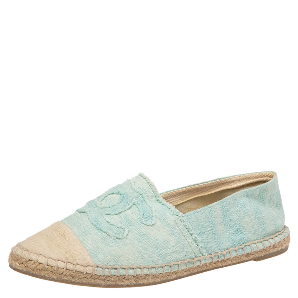 Pre Owned حذاء فلات إسبادريل شانيل كانفاس سي سي بيج/أزرق مقدمة بيج مقاس 39