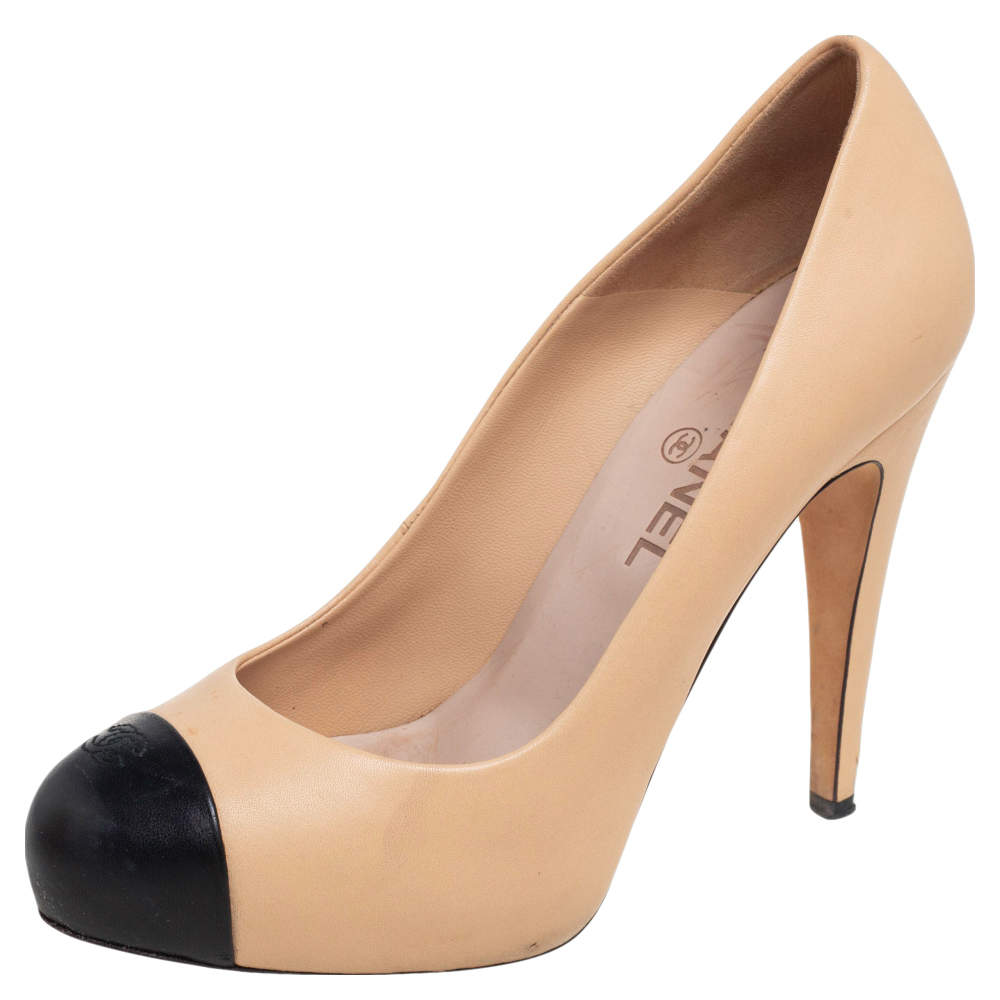 Pre Owned Chanel Beige/Black Leather Cap Toe Pumps Size 38.5