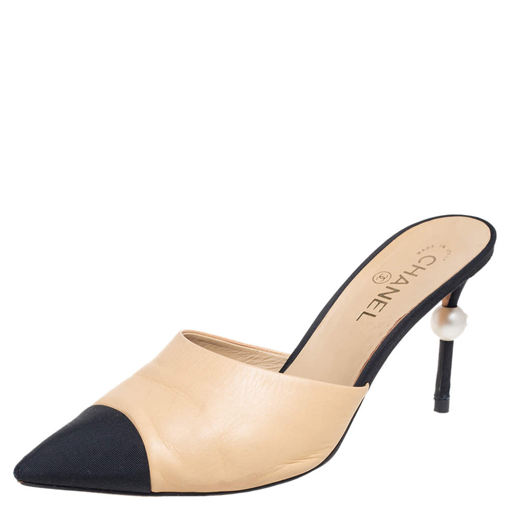Pre Owned Chanel Beige/Black Leather and Canvas CC Faux Pearl Embellished Heel Slip On Mules Size 42
