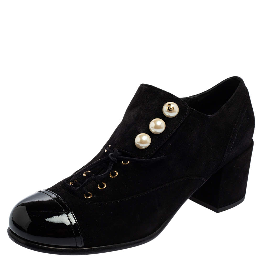 Chanel Black Suede and Patent Leather Pearl Detail Block Heel Oxford Pumps Size 39