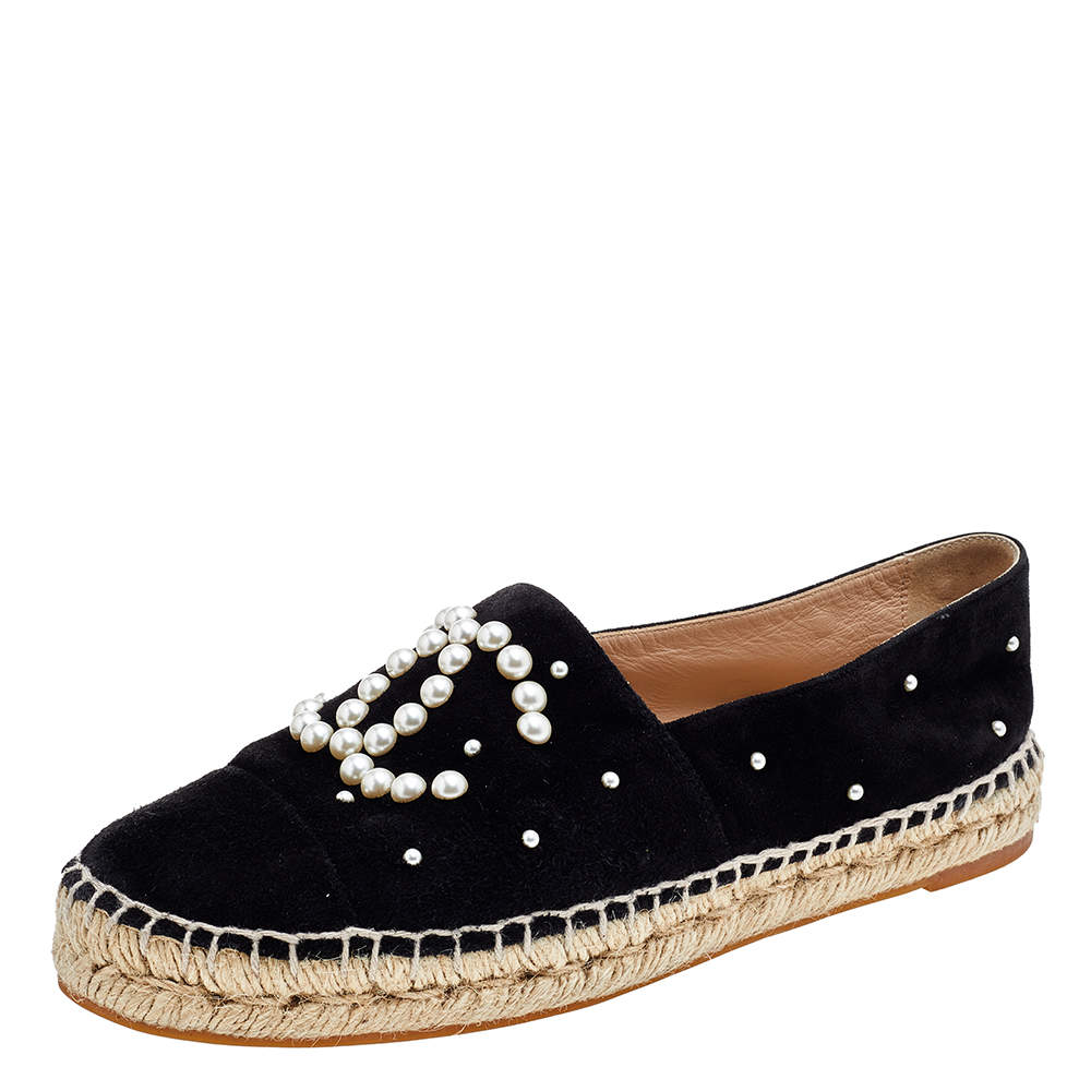 مملوكة مسبقًا Chanel Black Suede And Faux Pearl CC Espadrille Flats Size 38