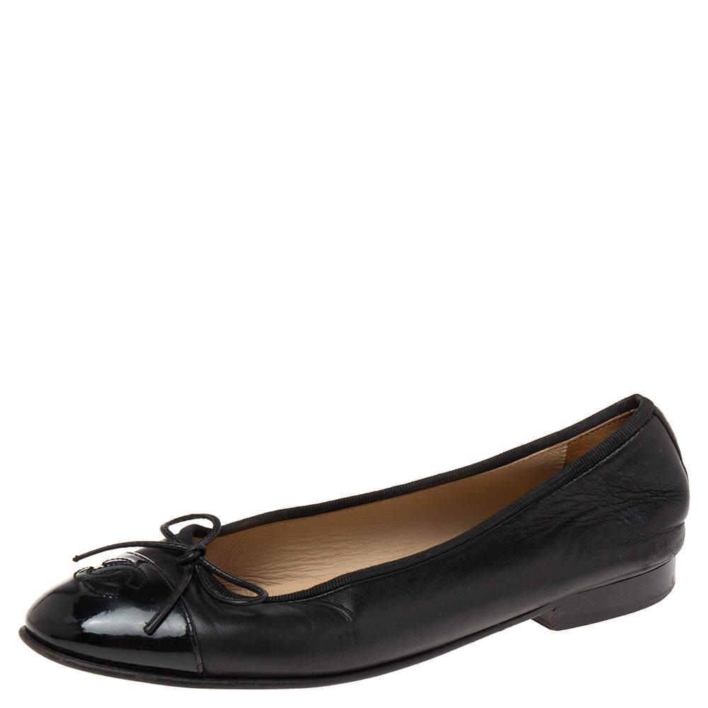 Pre Owned Chanel Black Leather And Patent Leather CC Bow Cap Toe Ballet Flats Size 37